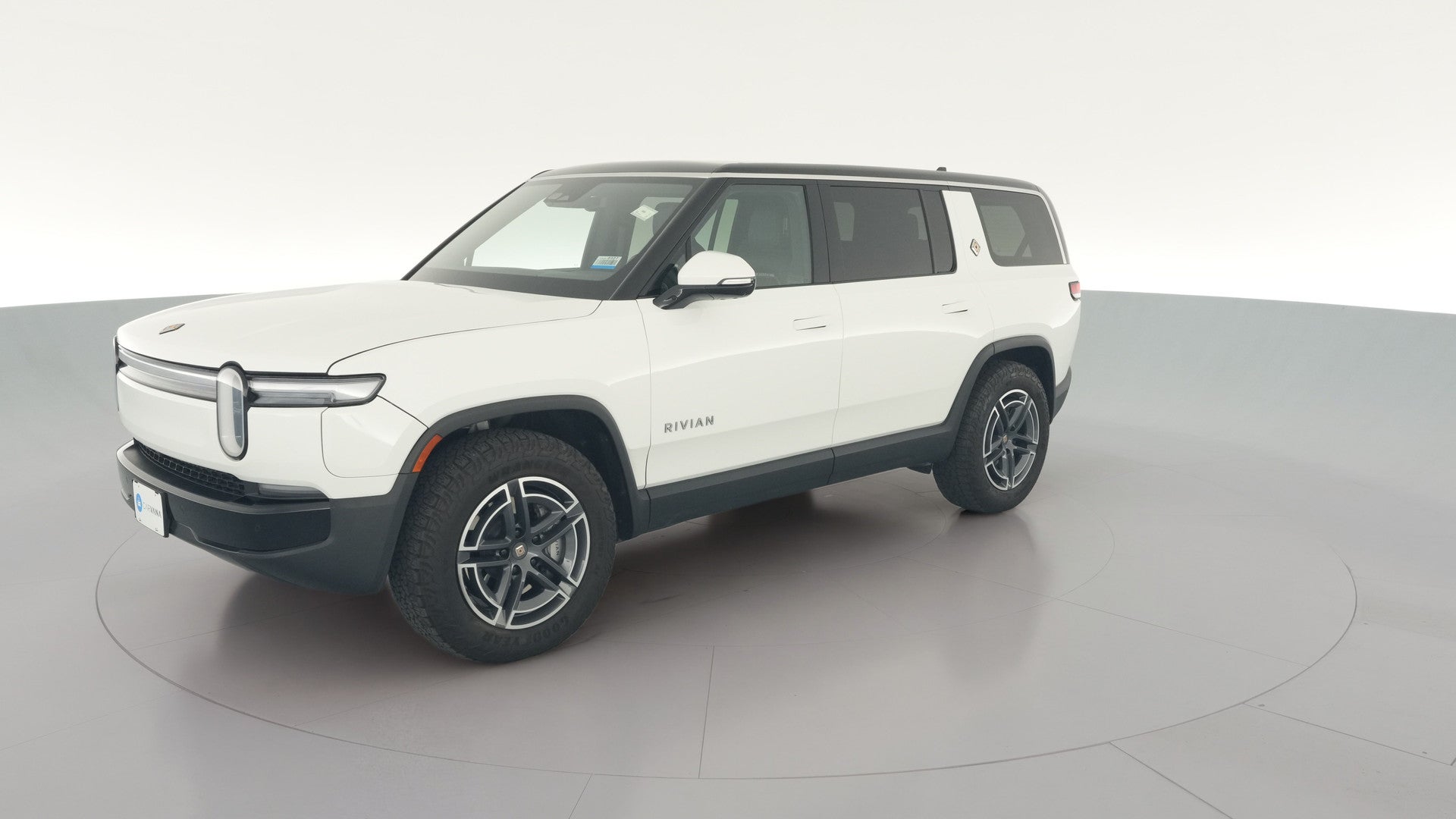 2025 Rivian R1S vehicle photo
