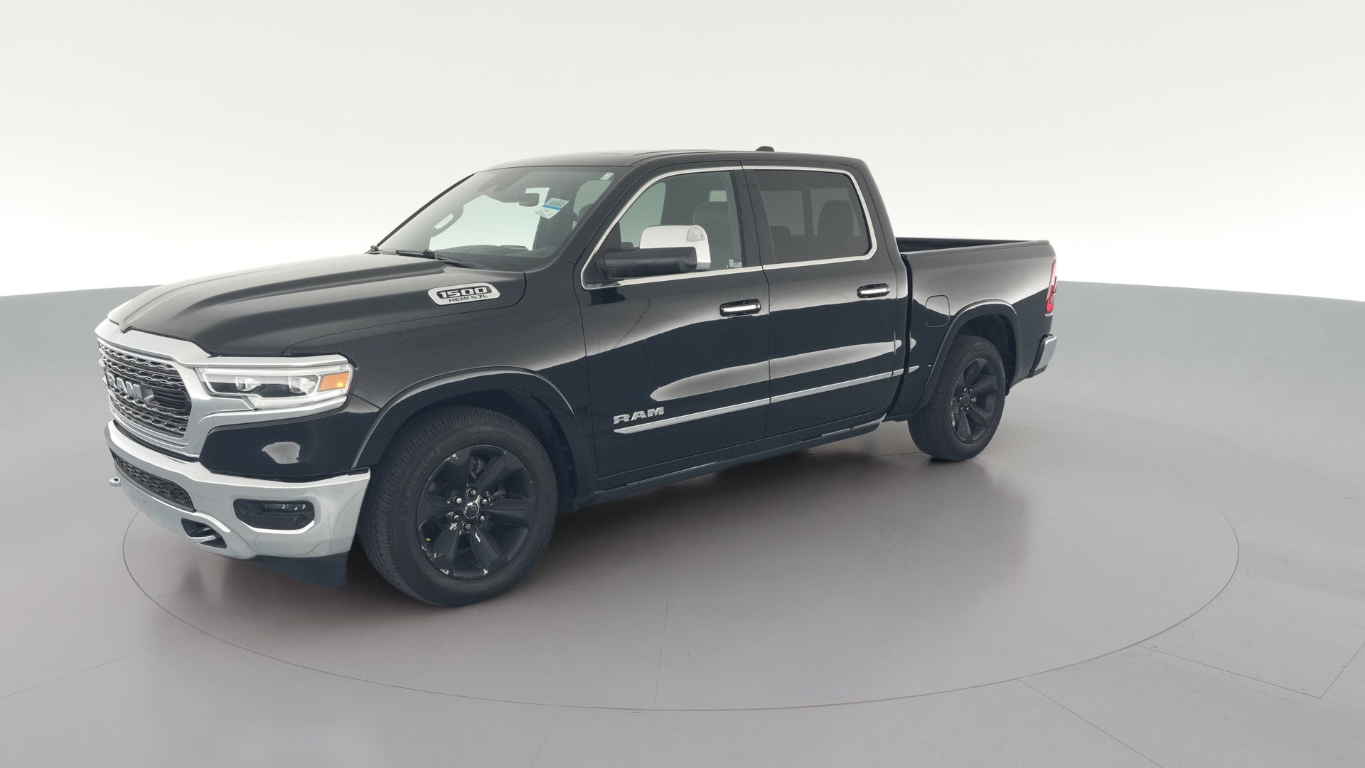 2019 Ram 1500 Crew Cab vehicle photo