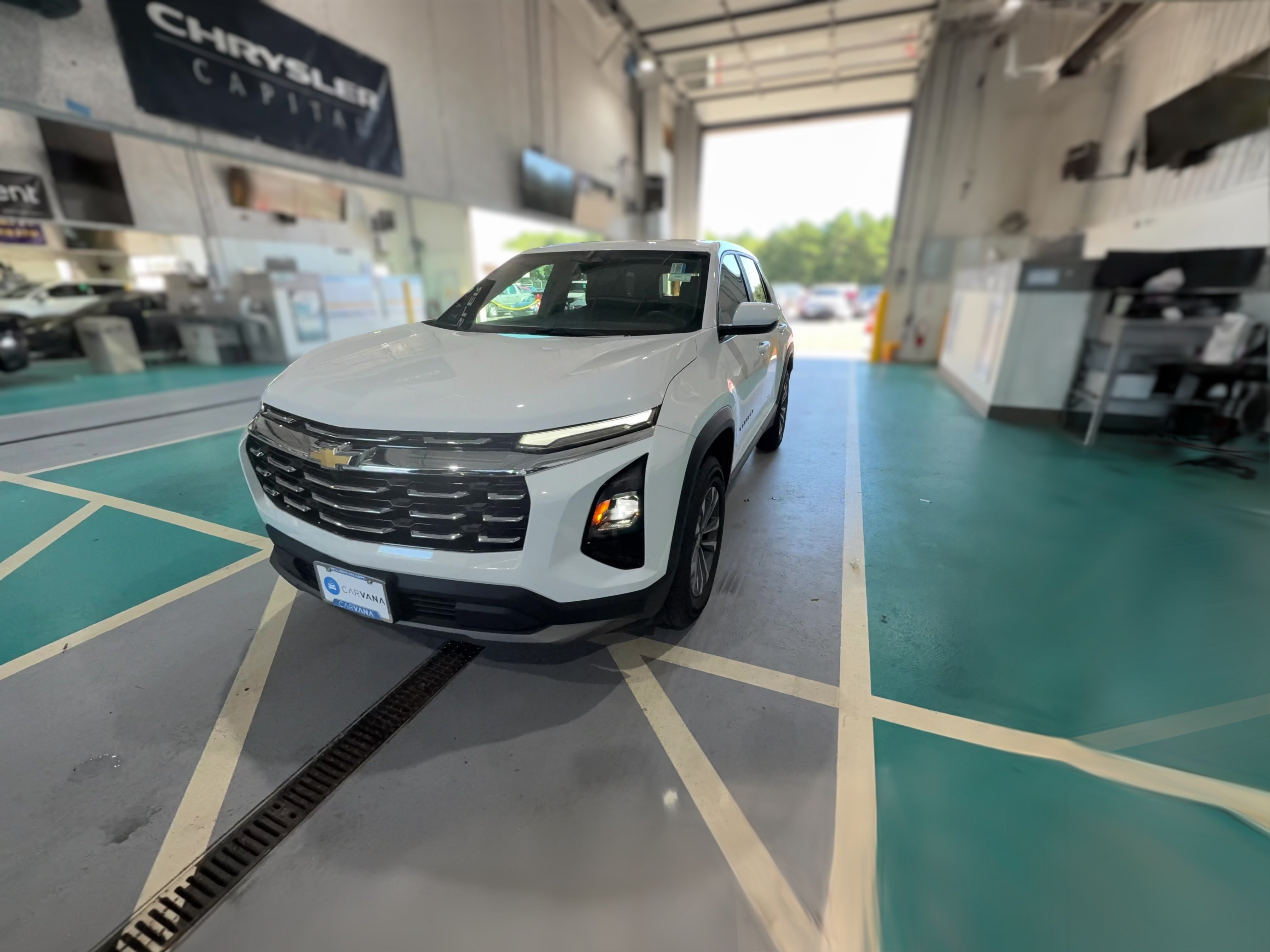 2025 Chevrolet Equinox LT - Photo 27