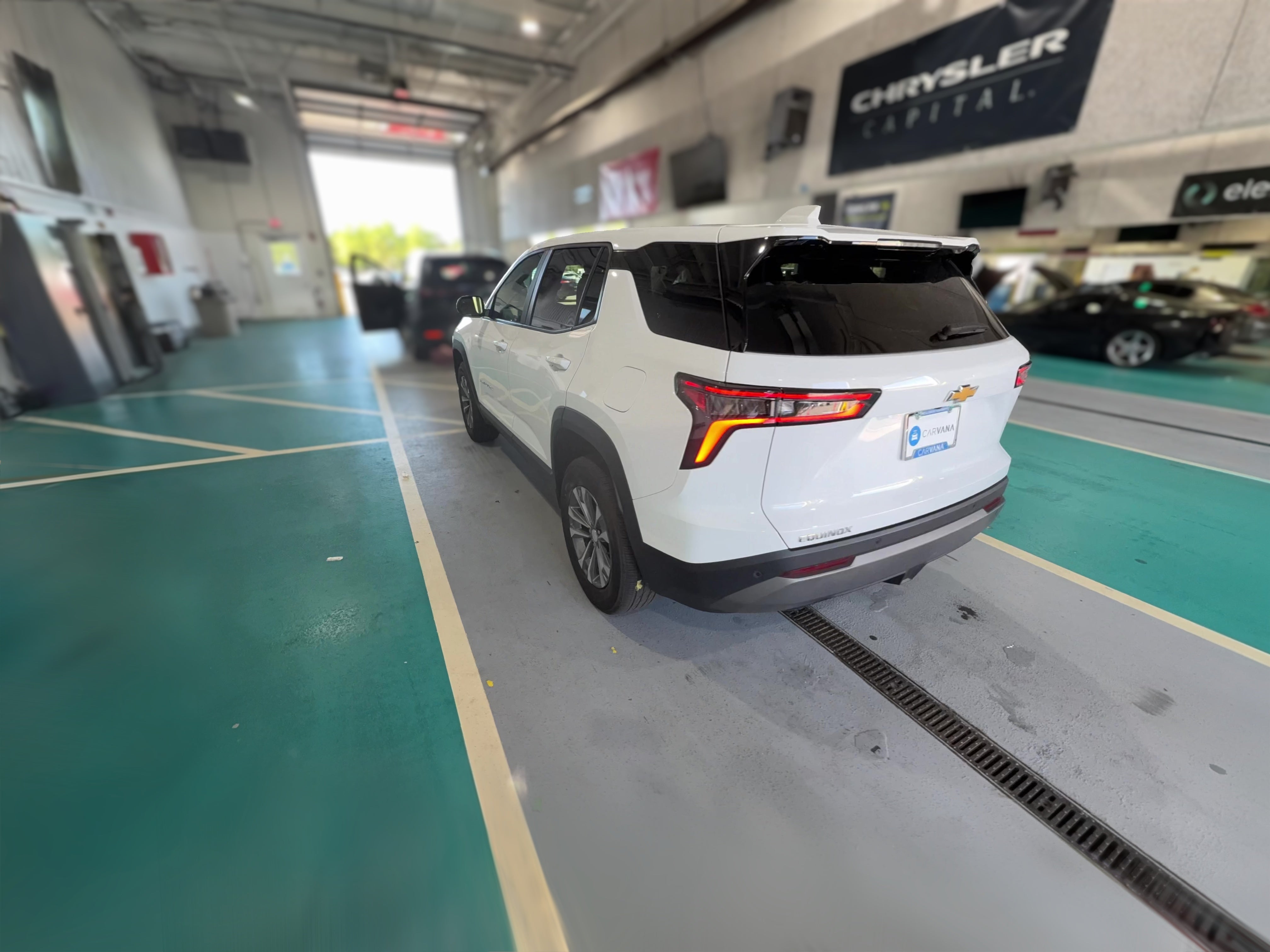 2025 Chevrolet Equinox LT - Photo 32