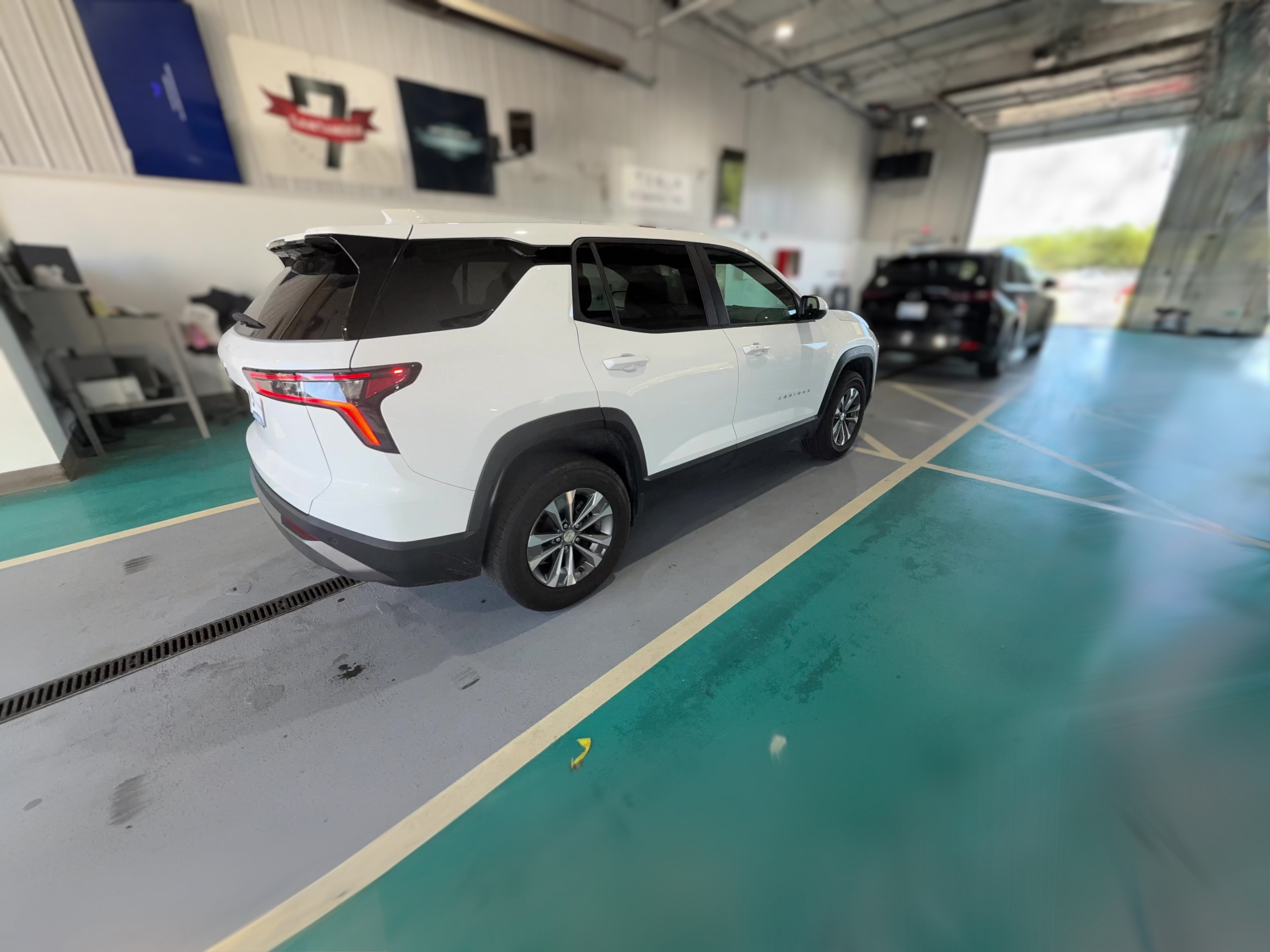 2025 Chevrolet Equinox LT - Photo 36