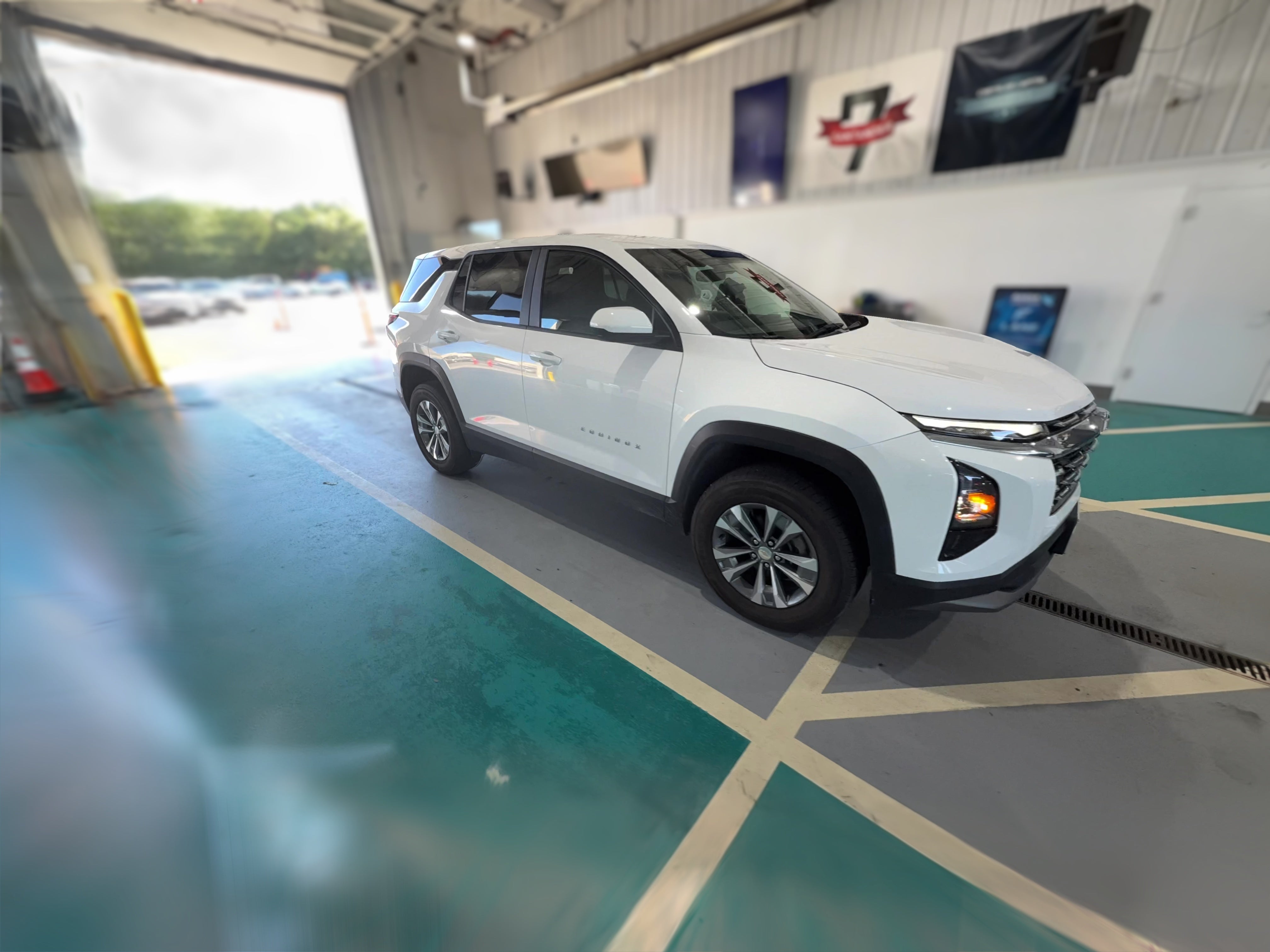 2025 Chevrolet Equinox LT - Photo 39