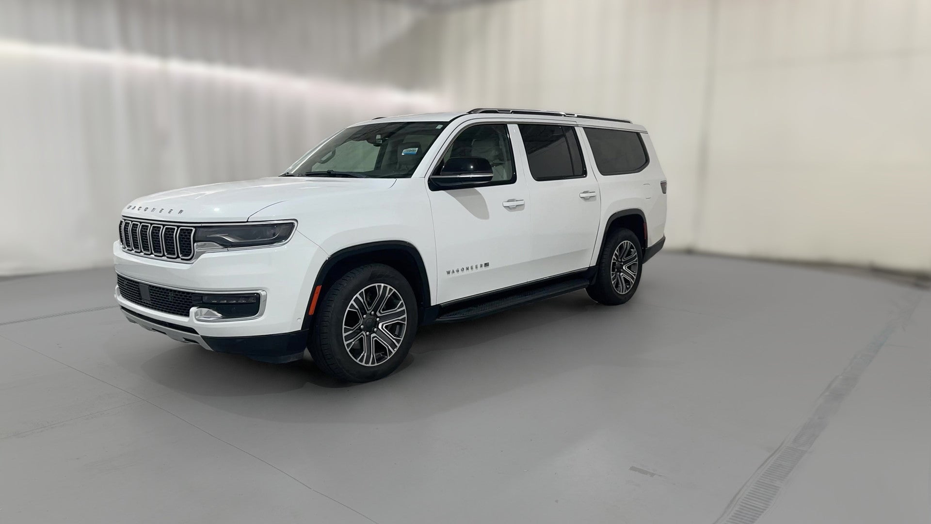 2024 Jeep Wagoneer L vehicle photo