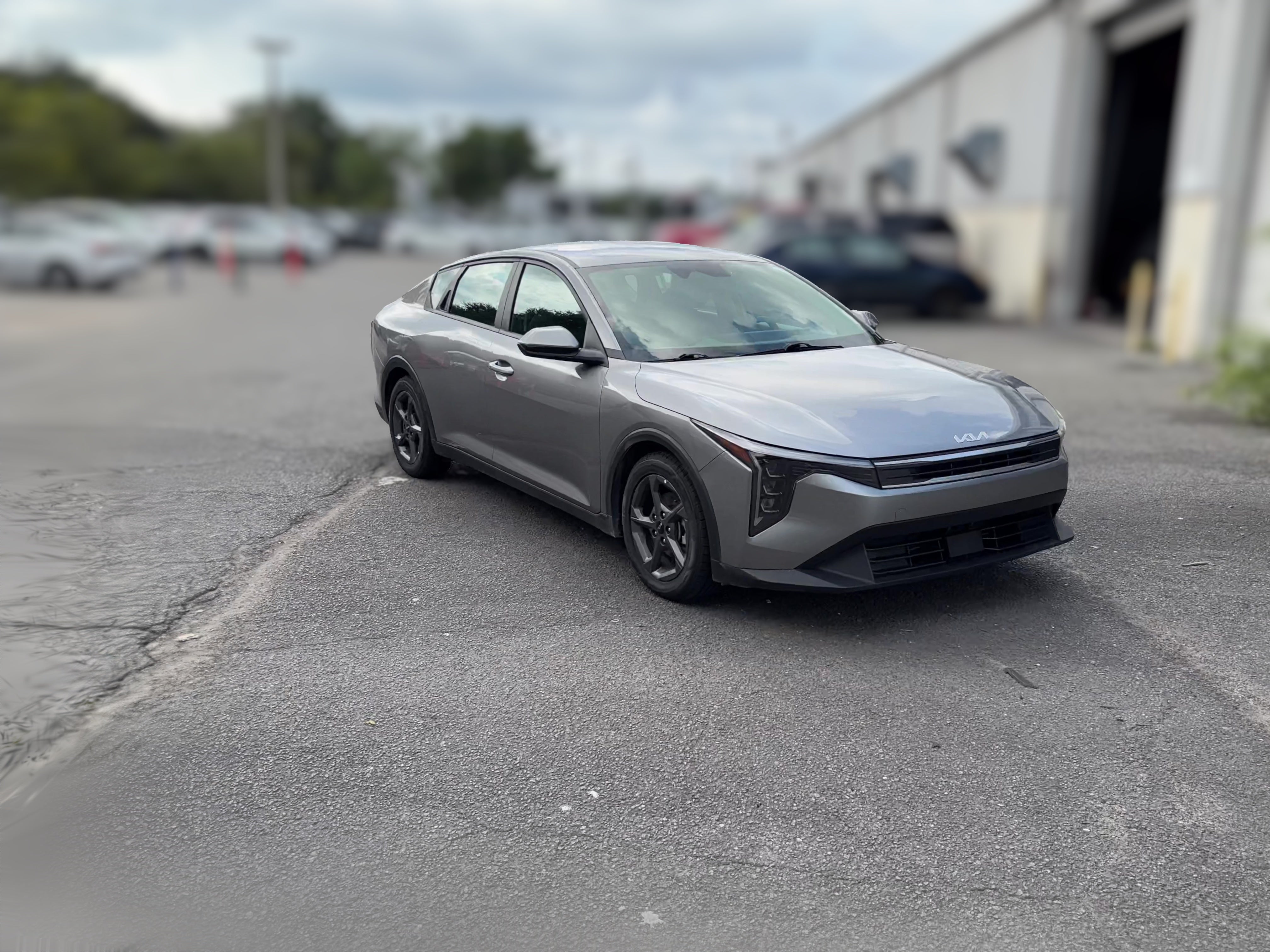 2025 Kia K4 LXS - Photo 32