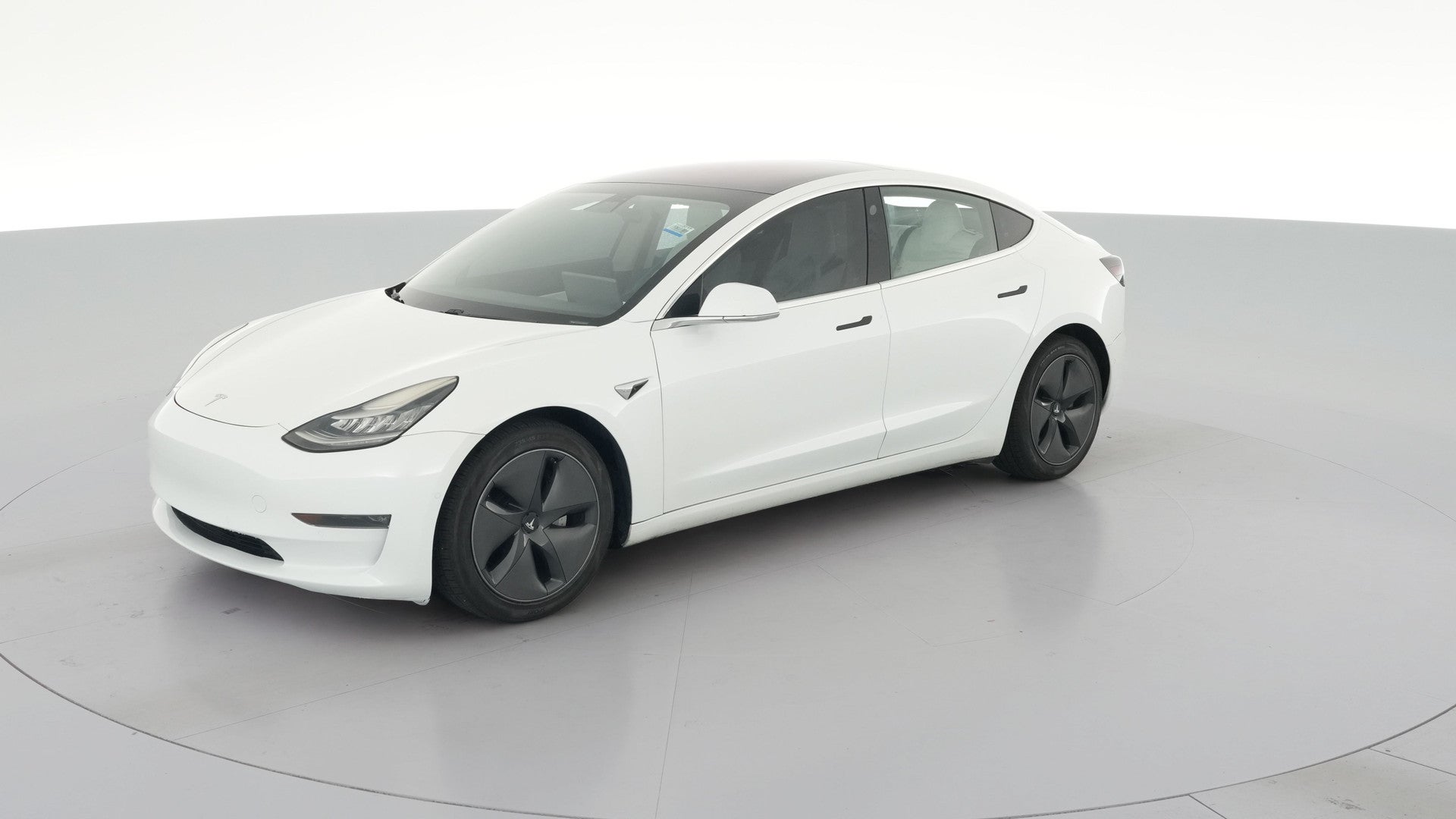 2018 Tesla Model 3 vehicle photo