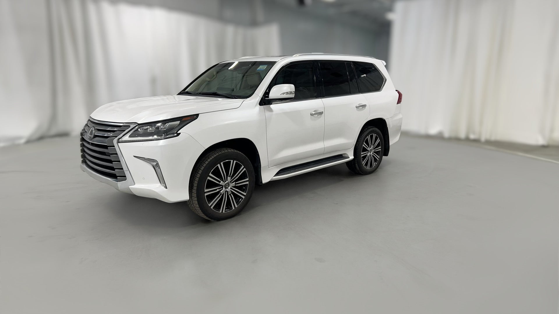 2021 Lexus LX vehicle photo