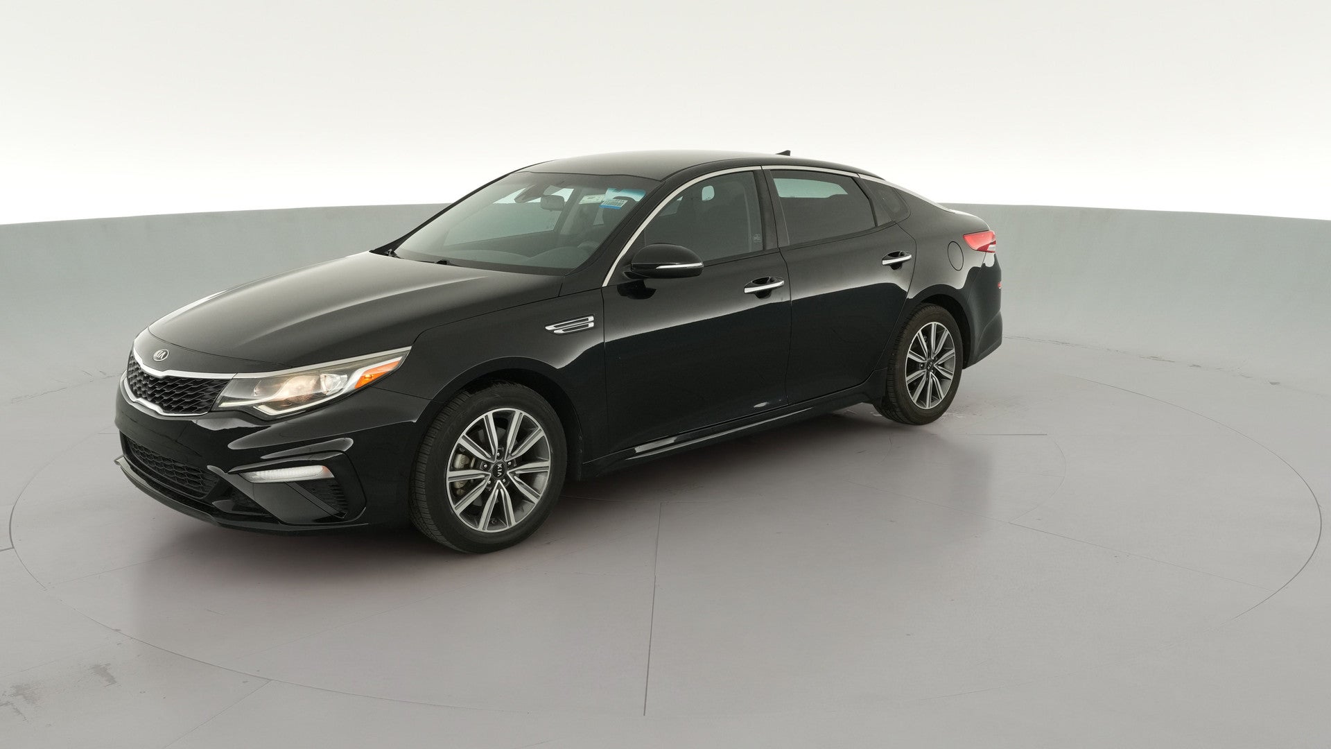 2019 Kia Optima vehicle photo