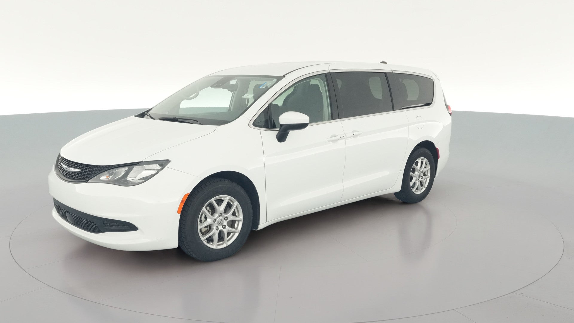 2023 Chrysler Voyager vehicle photo
