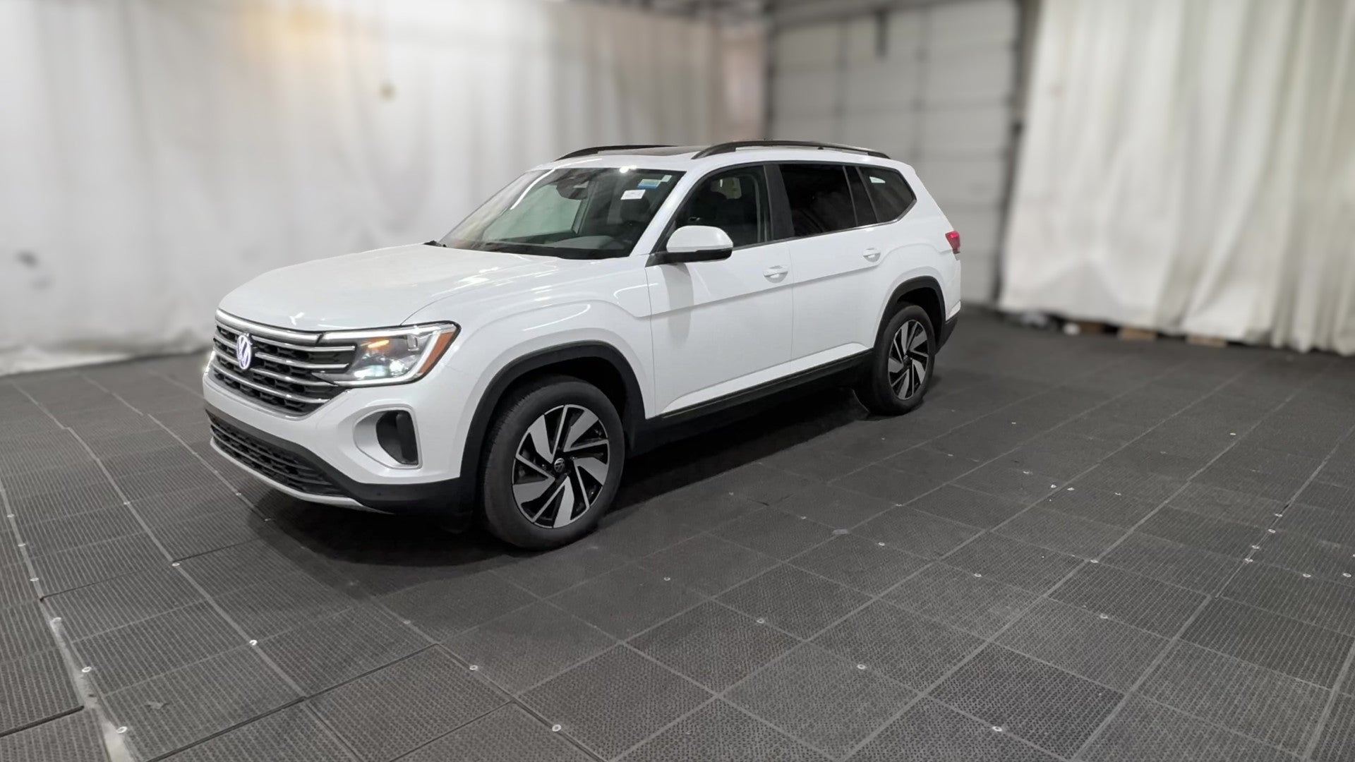 2026 Volkswagen Atlas vehicle photo