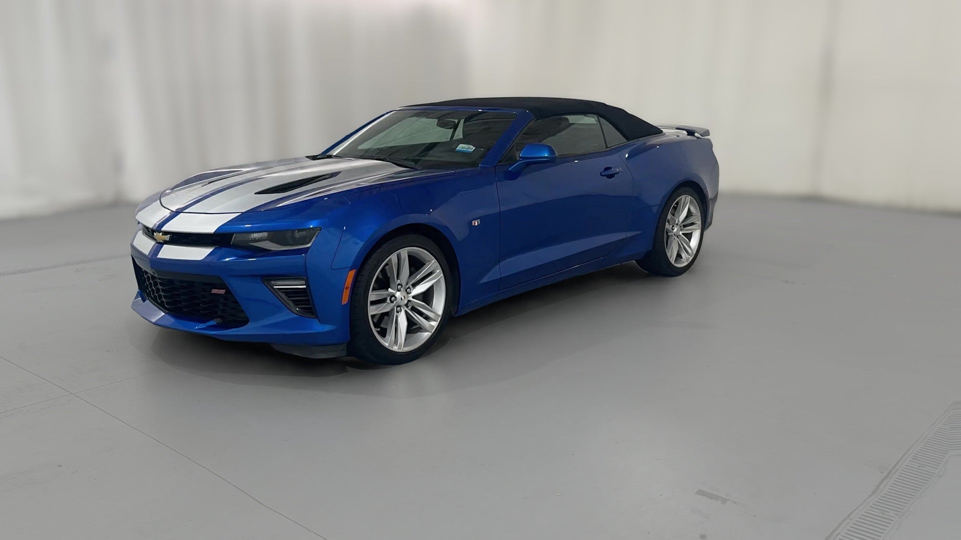2017 Chevrolet Camaro vehicle photo