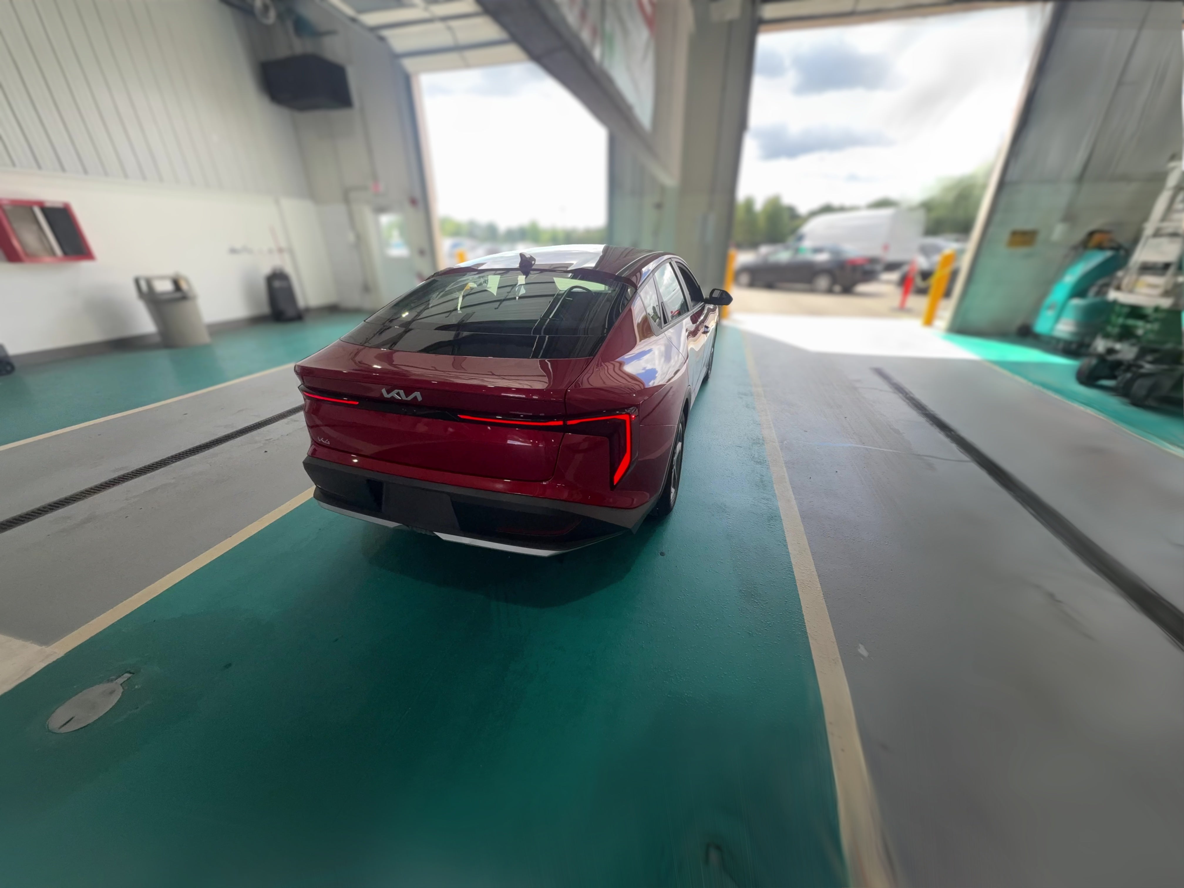 2025 Kia K4 LXS - Photo 34