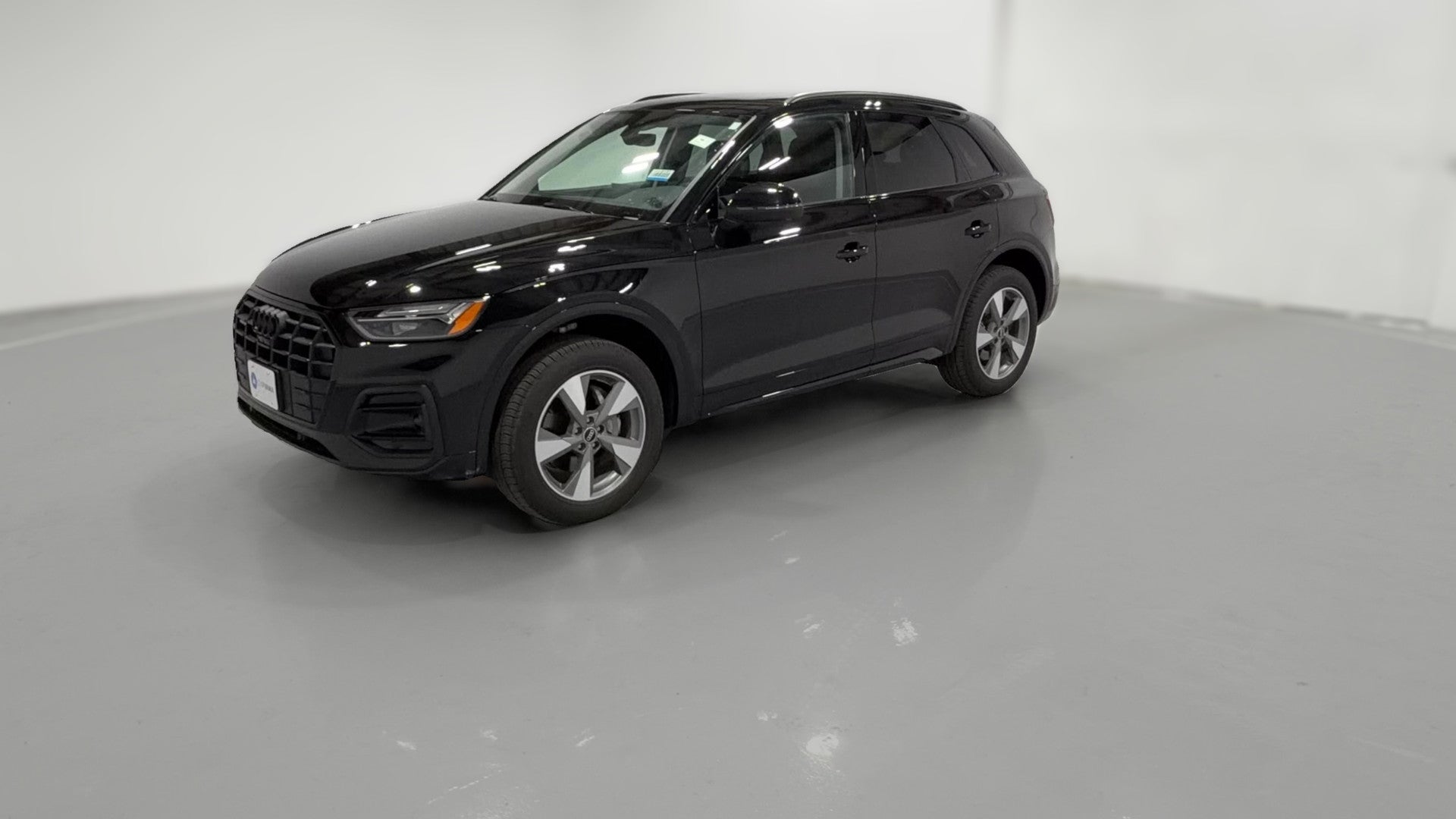 2024 Audi Q5 vehicle photo