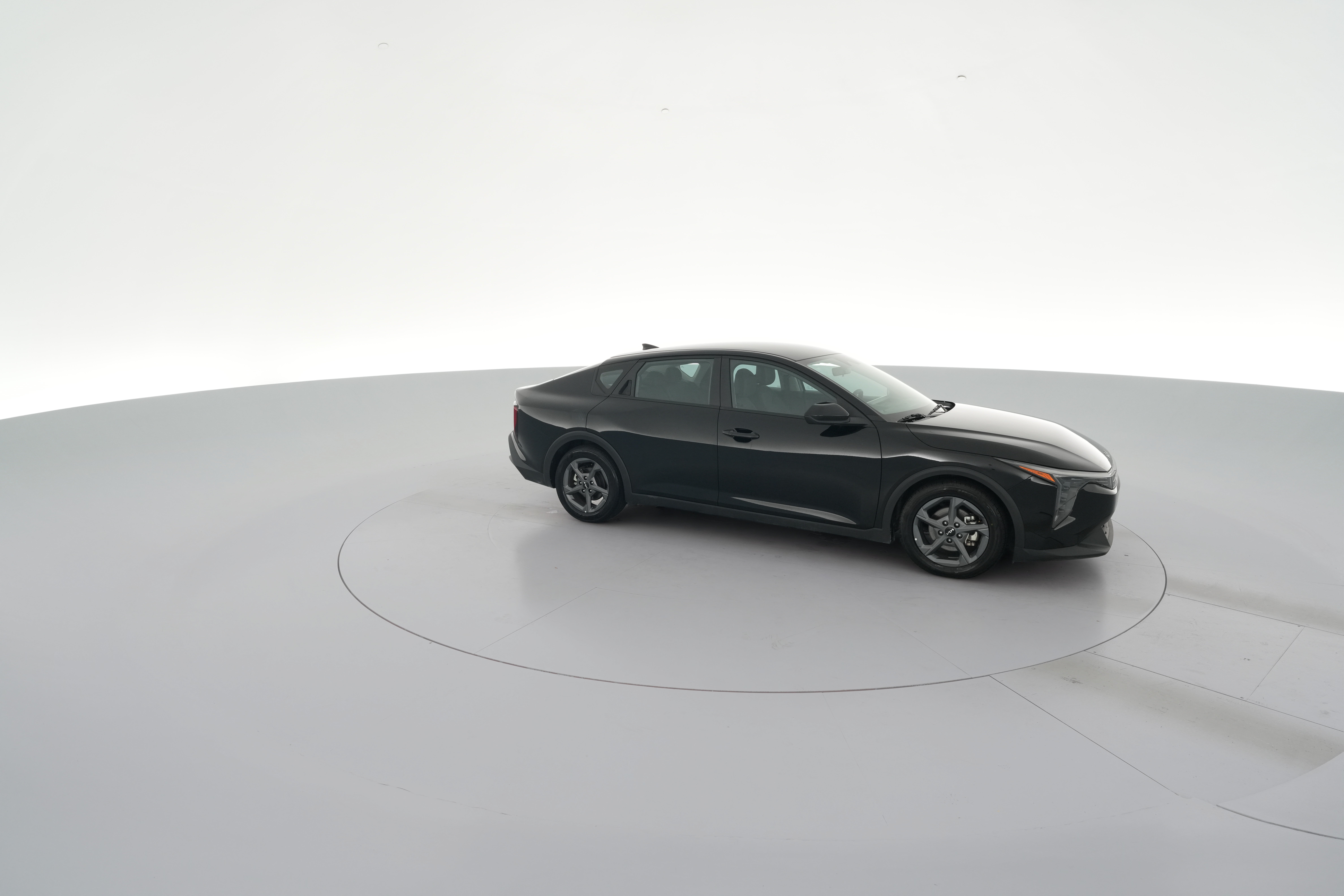 2025 Kia K4 LXS - Photo 35