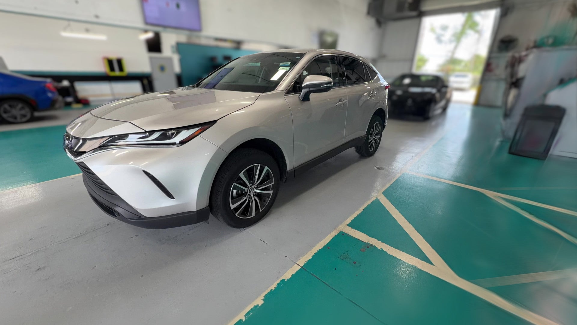 2024 Toyota Venza vehicle photo