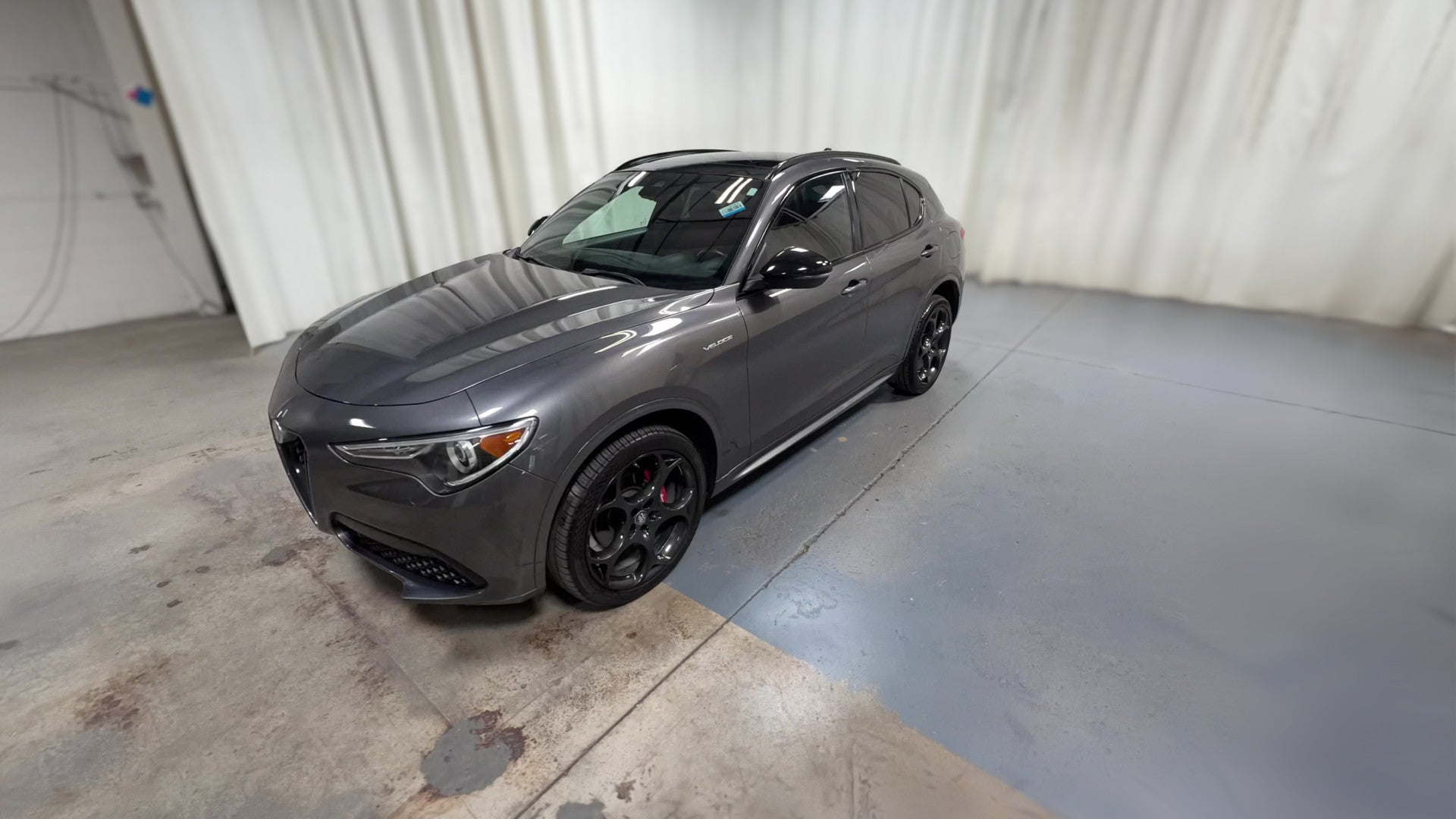 2023 Alfa Romeo Stelvio vehicle photo