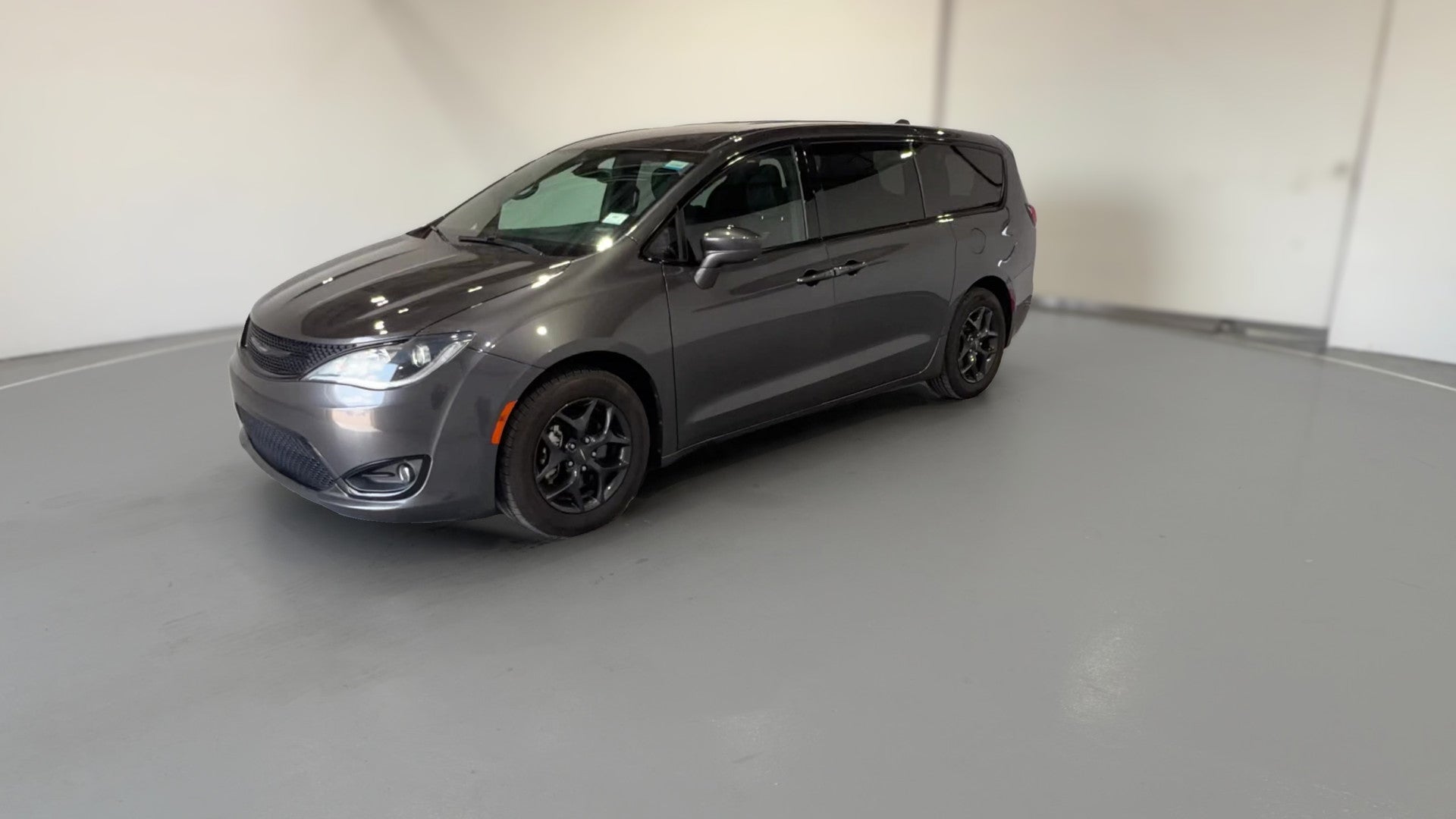 2019 Chrysler Pacifica vehicle photo