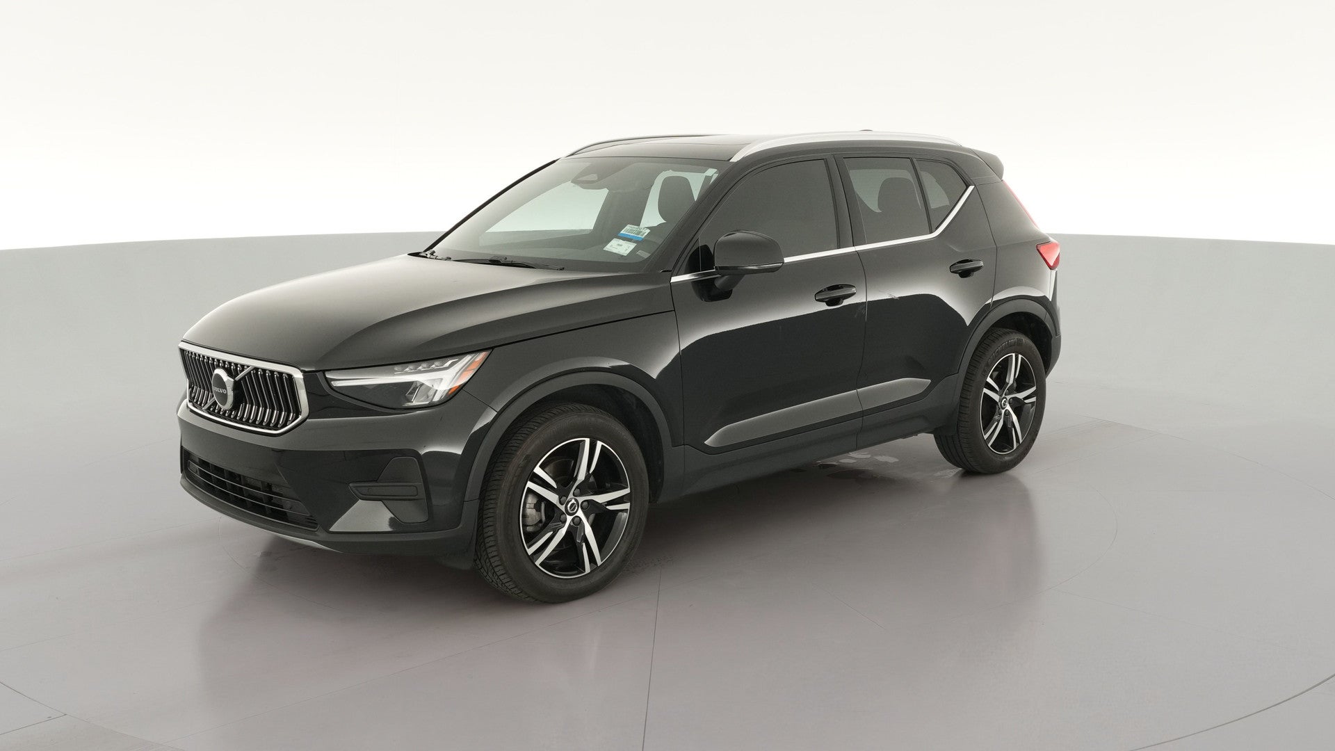 2025 Volvo XC40 vehicle photo