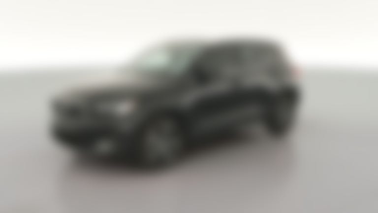 2025 Volvo XC40 vehicle photo