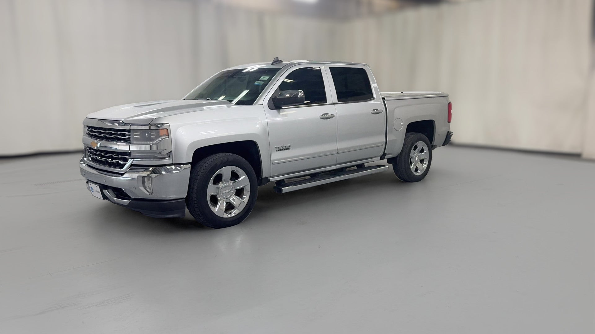 2016 Chevrolet Silverado 1500 Crew Cab vehicle photo