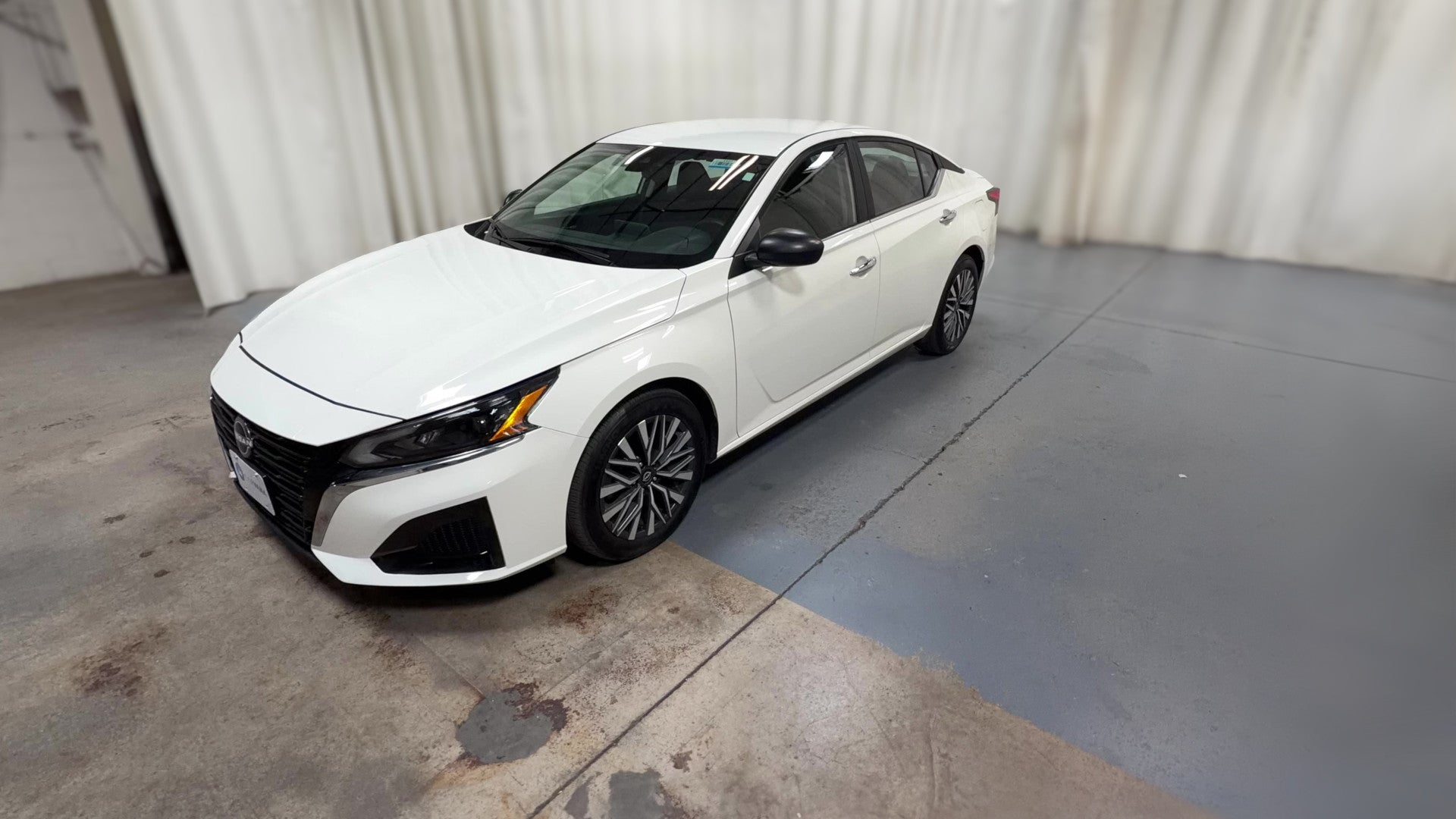 2025 Nissan Altima vehicle photo