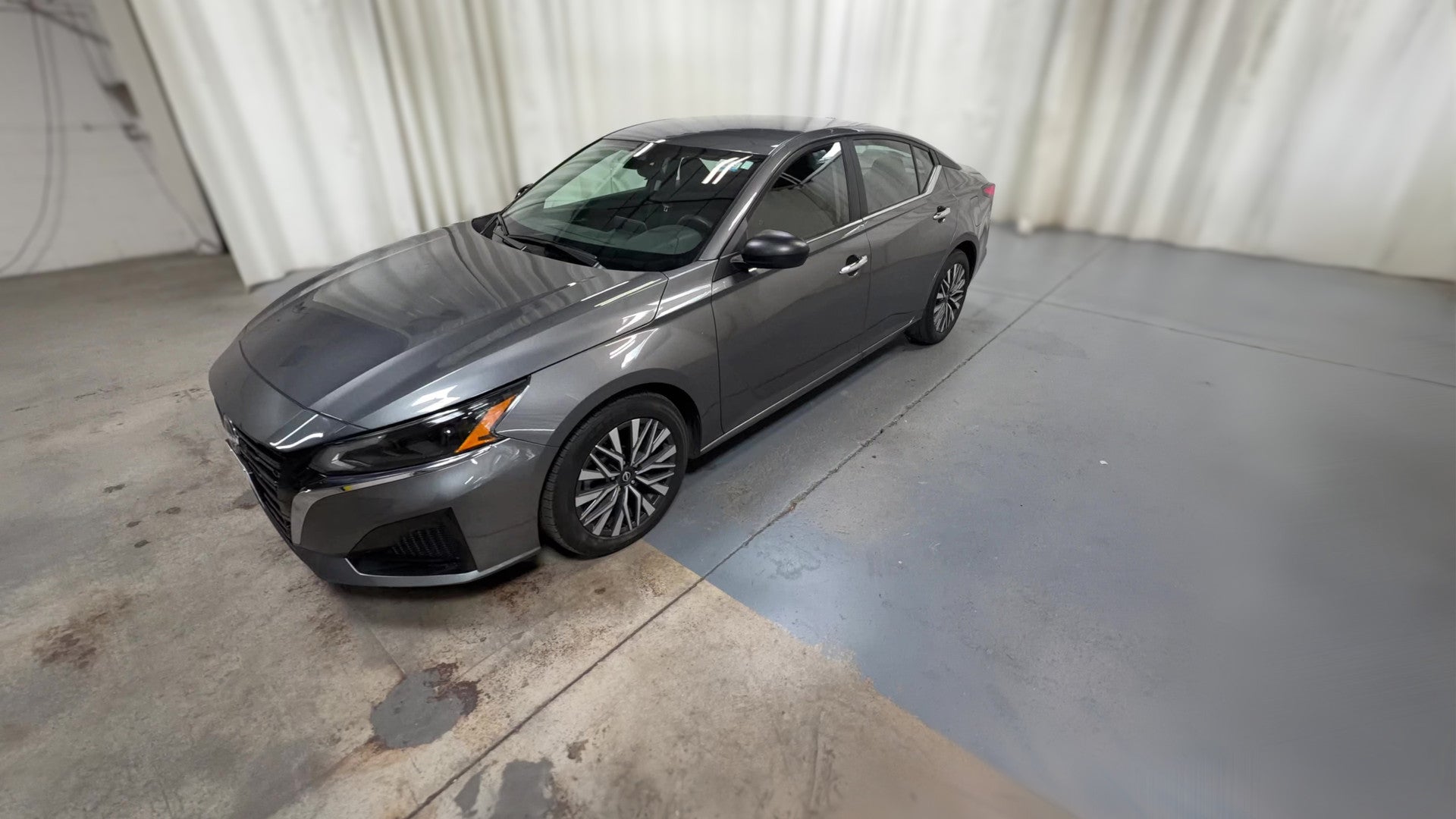 2025 Nissan Altima vehicle photo