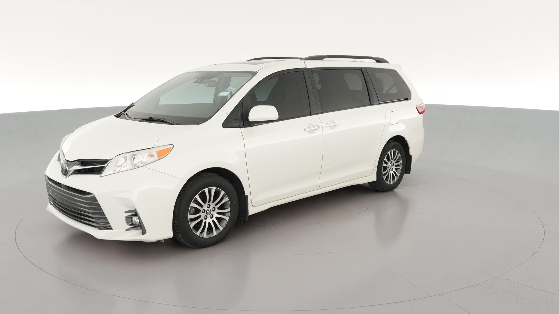 2018 Toyota Sienna vehicle photo