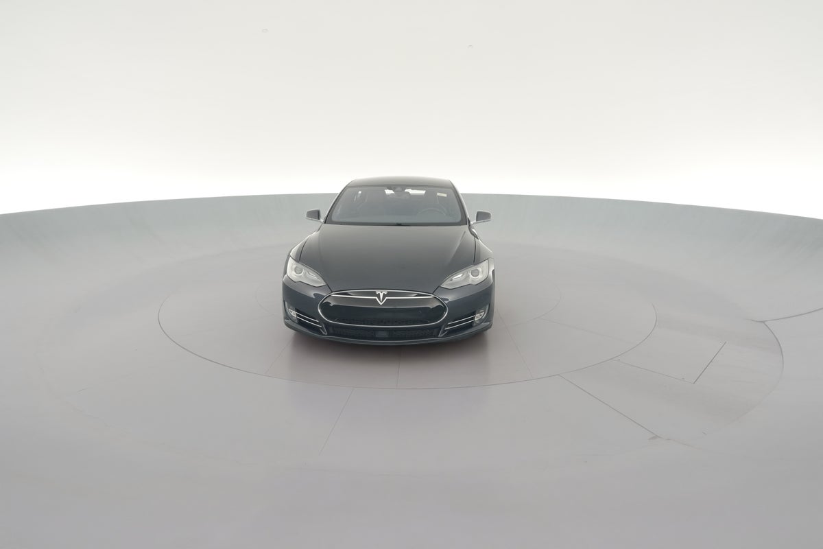 2015 Tesla Model S 70D in Gray — 360° view 1