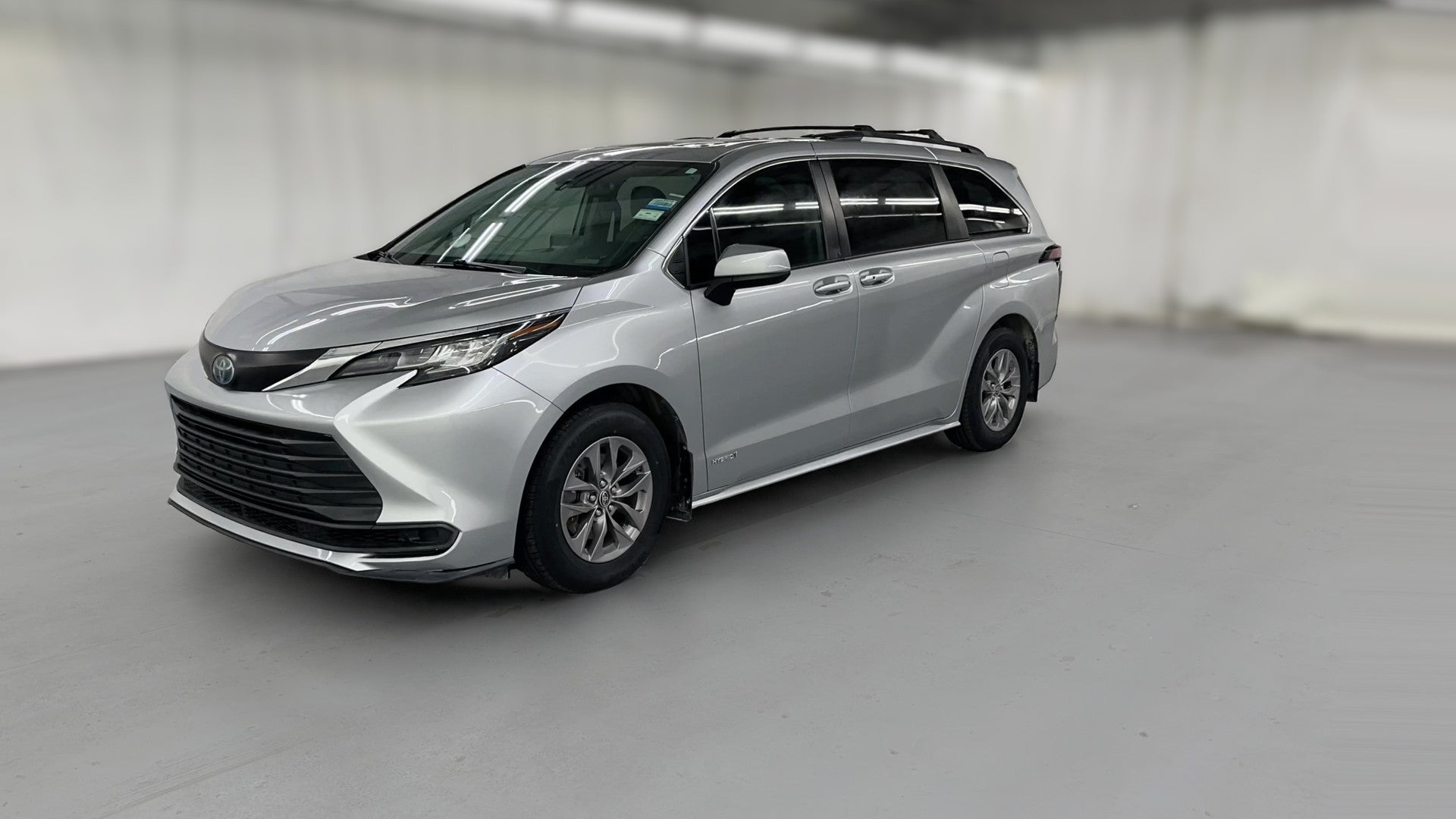2021 Toyota Sienna vehicle photo