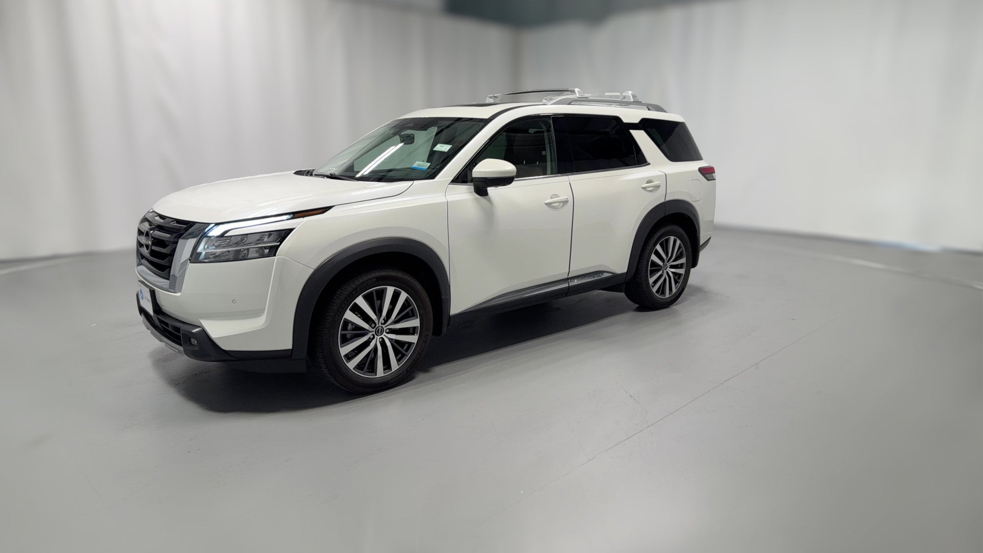 2022 Nissan Pathfinder vehicle photo