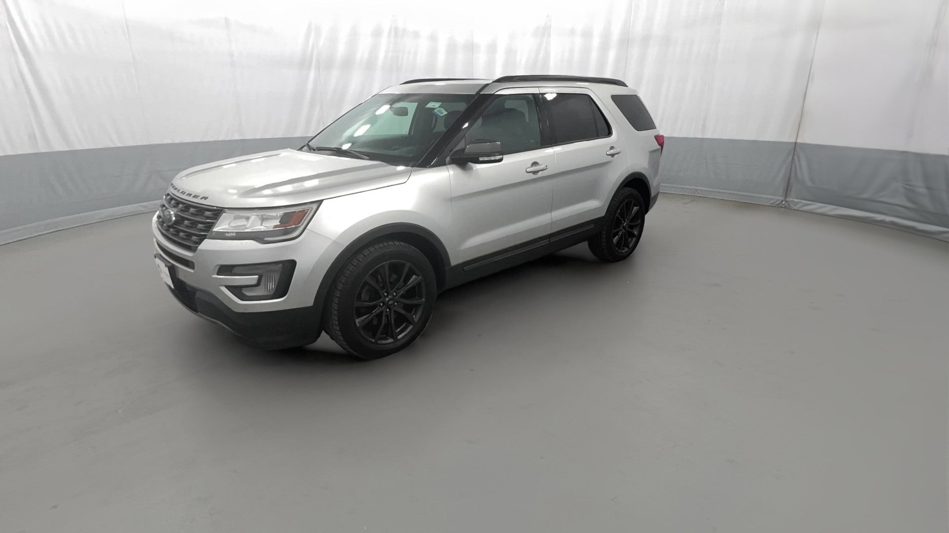 2017 Ford Explorer vehicle photo