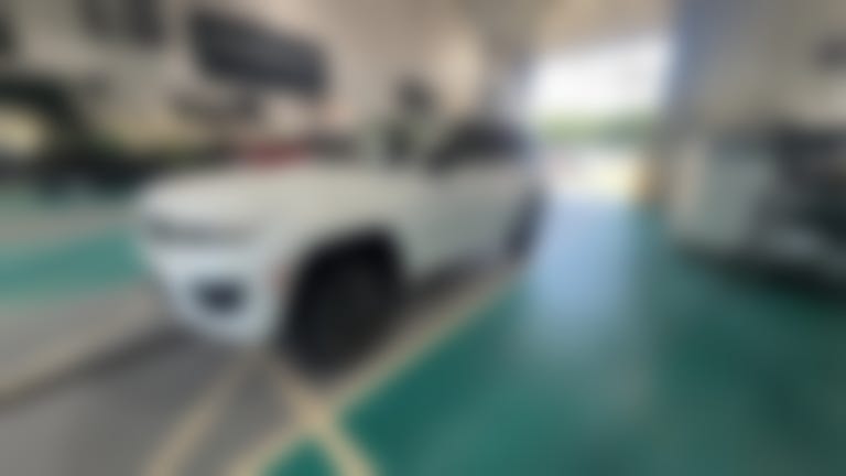 2023 Jeep Grand Cherokee vehicle photo