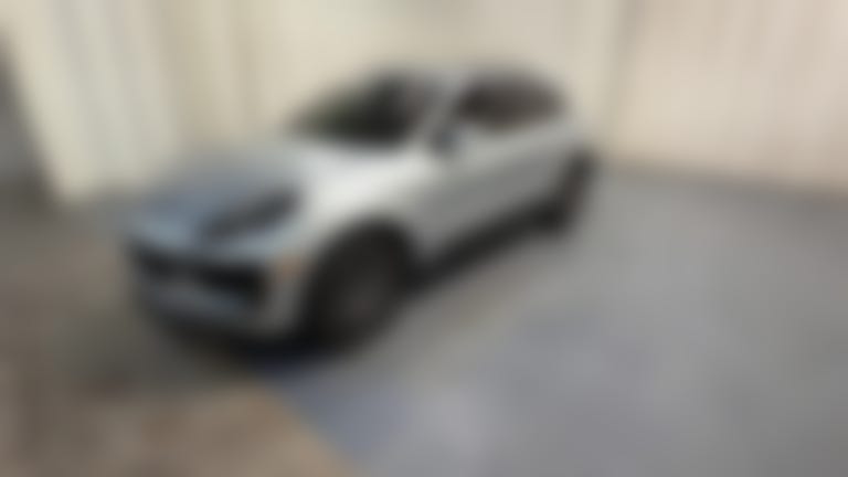 2024 Porsche Macan vehicle photo