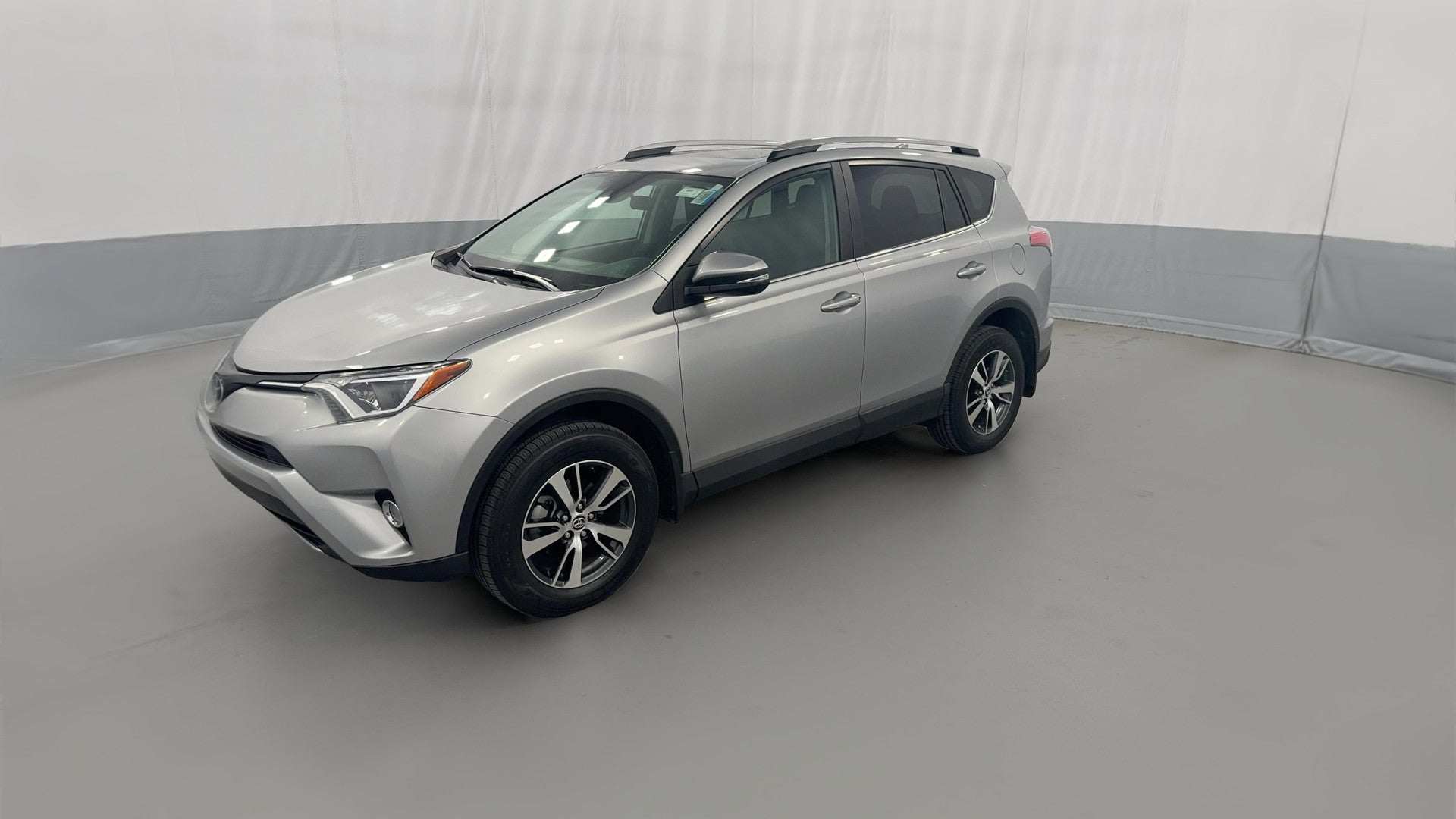 2018 Toyota RAV4 vehicle photo