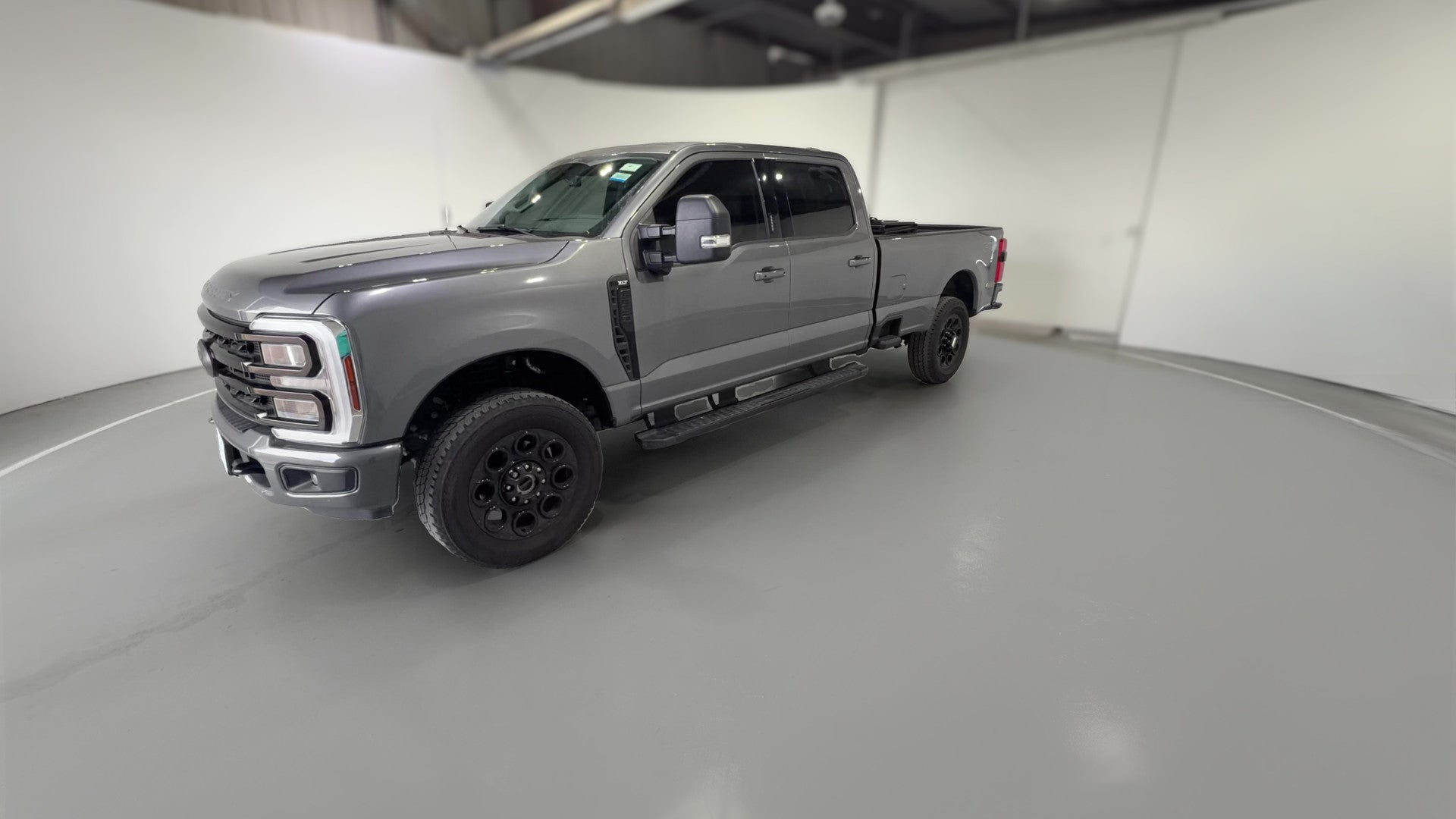 2024 Ford F350 Super Duty Crew Cab vehicle photo