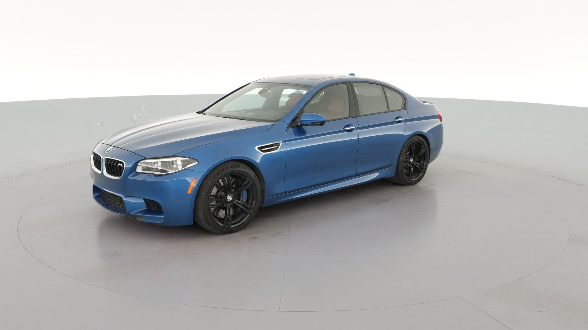 2014 BMW M5 vehicle photo