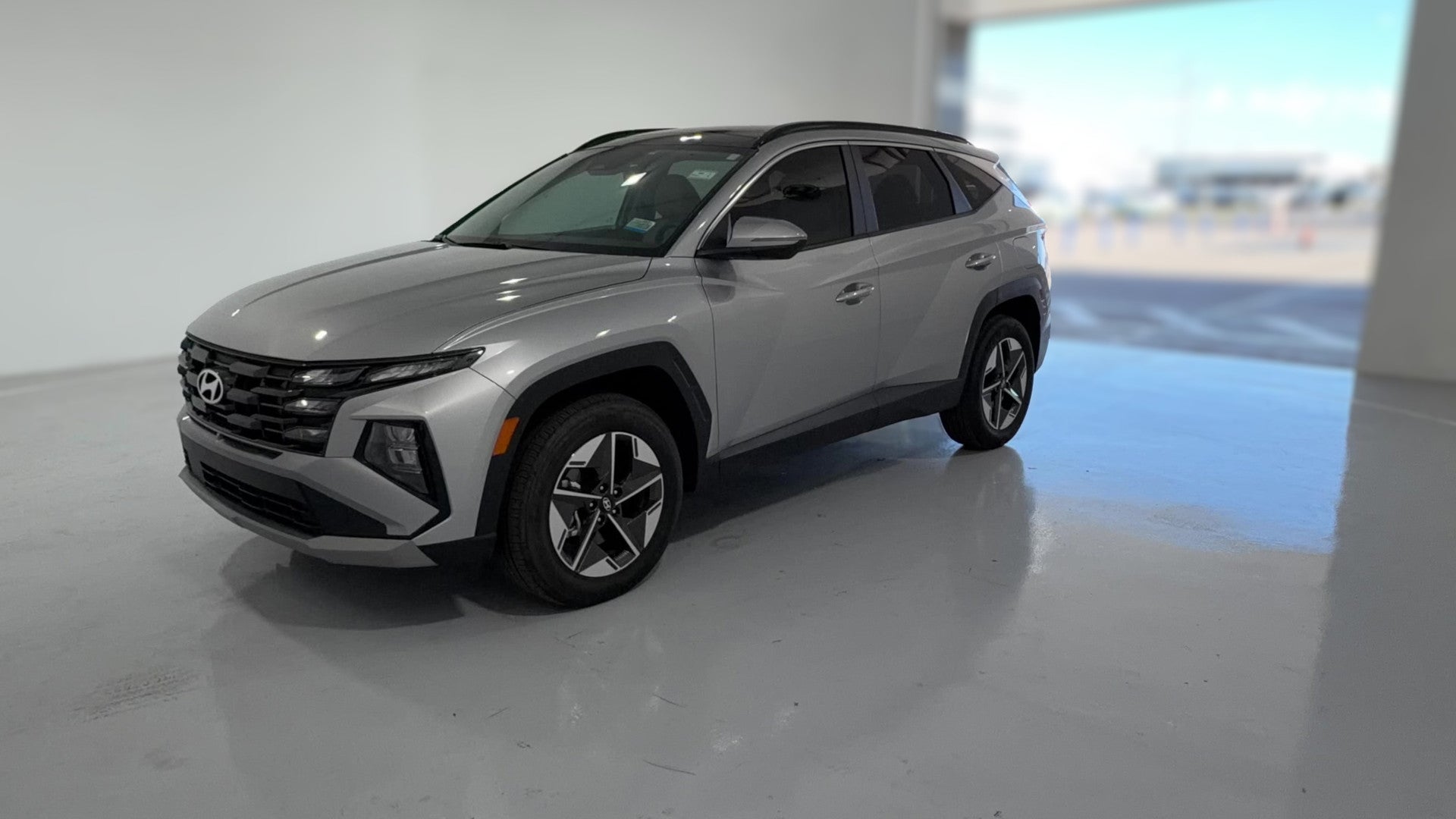 2025 Hyundai Tucson Hybrid vehicle photo