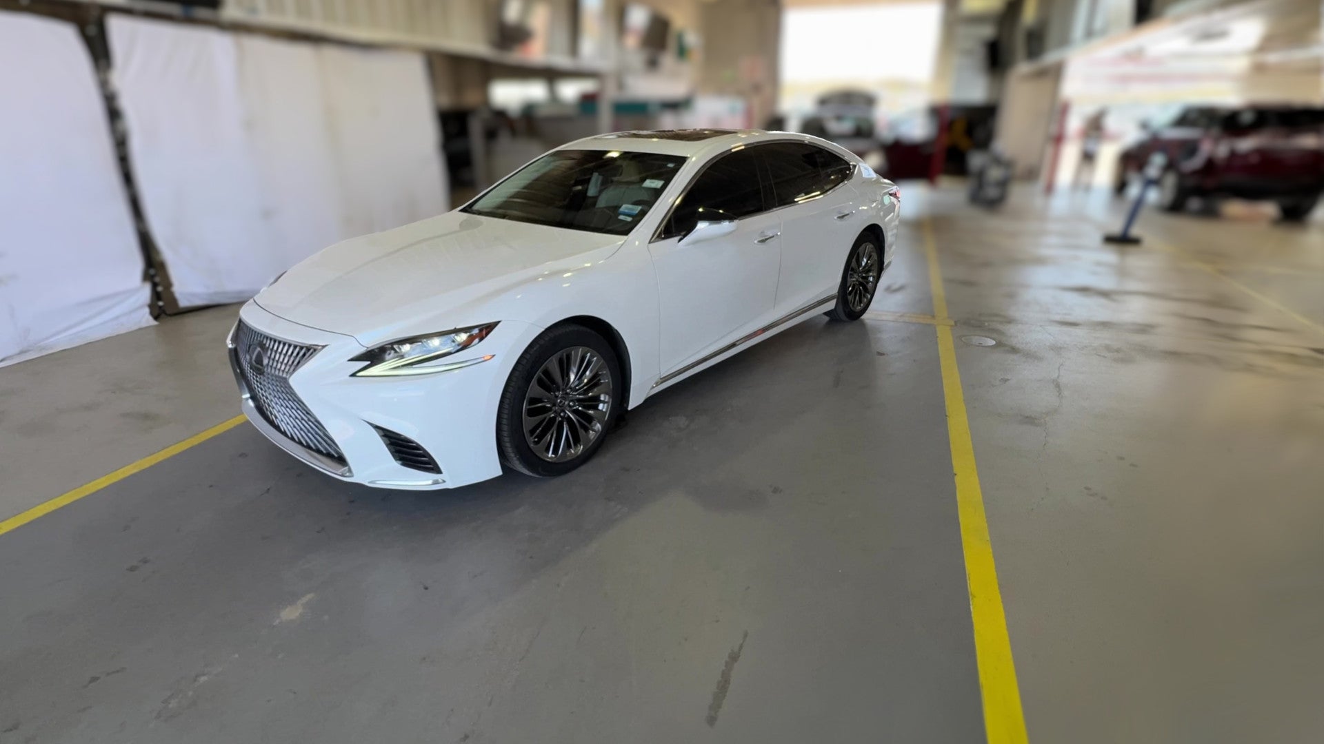 2018 Lexus LS vehicle photo