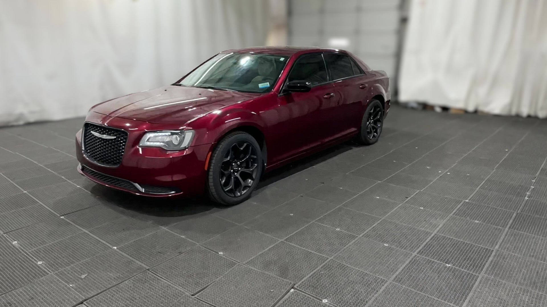 2019 Chrysler 300 vehicle photo