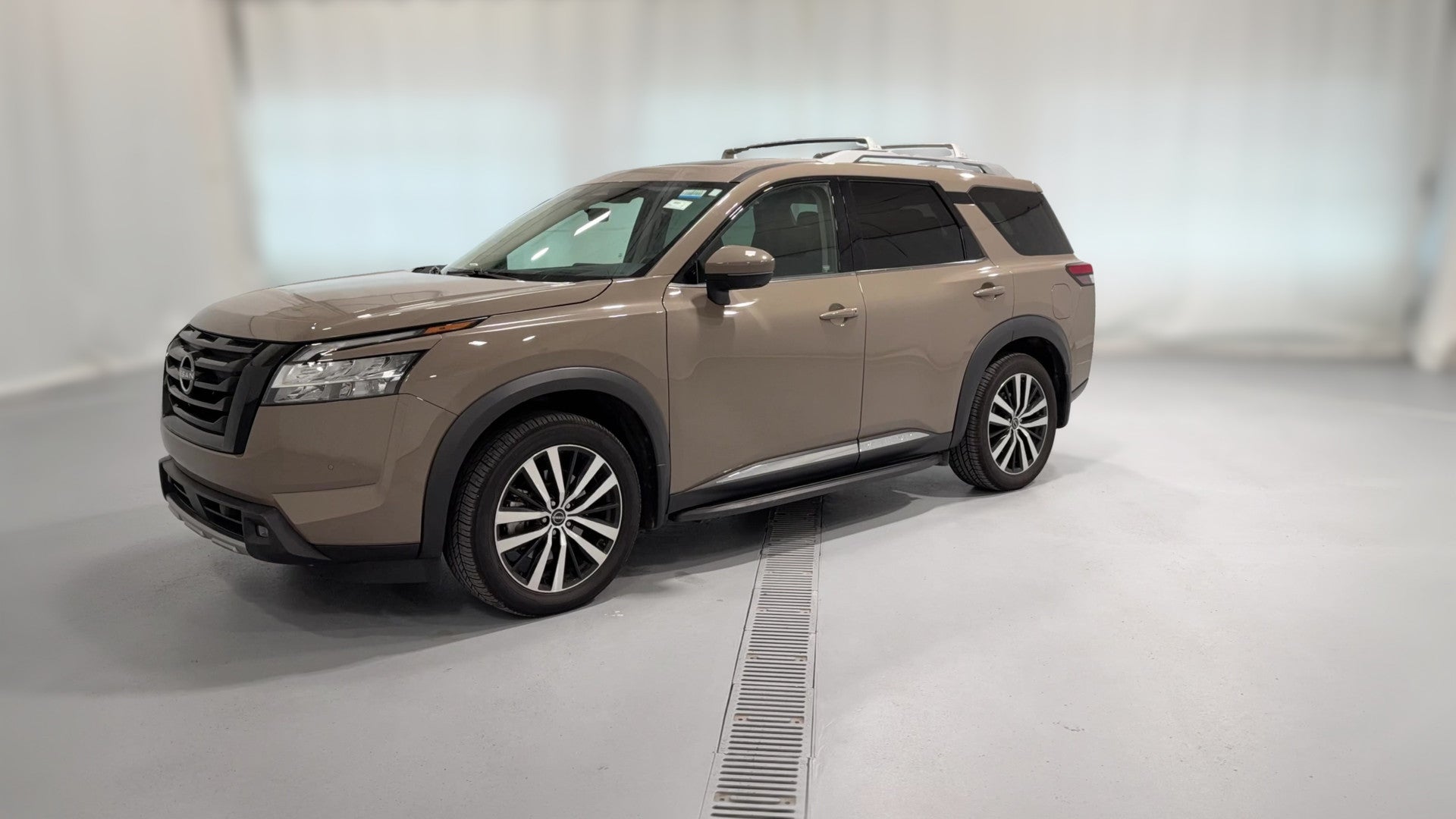 2024 Nissan Pathfinder vehicle photo