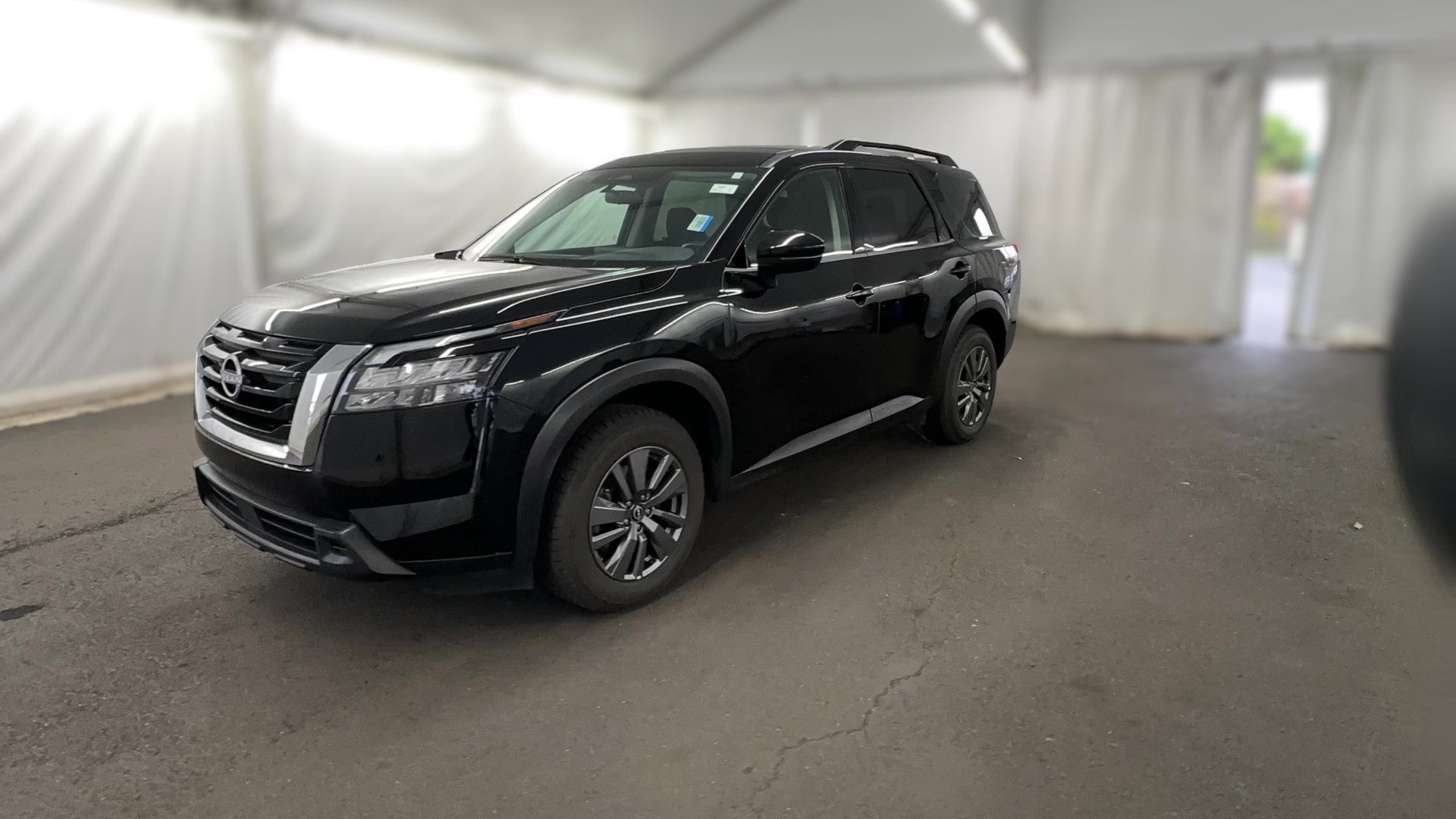 2025 Nissan Pathfinder vehicle photo