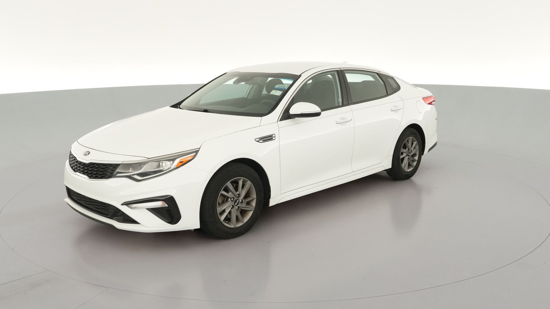 2020 Kia Optima vehicle photo