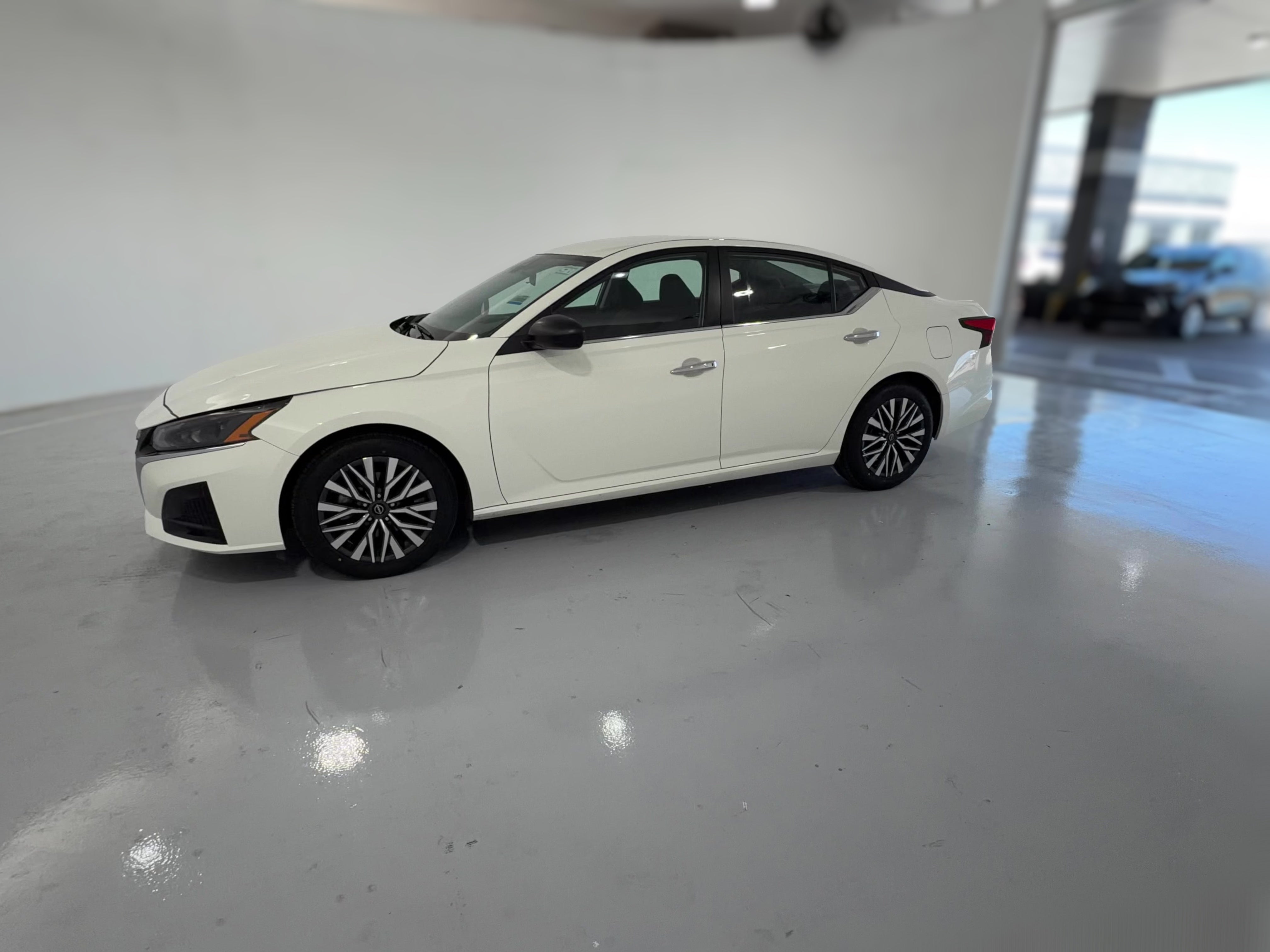 2025 Nissan Altima SV - Photo 24