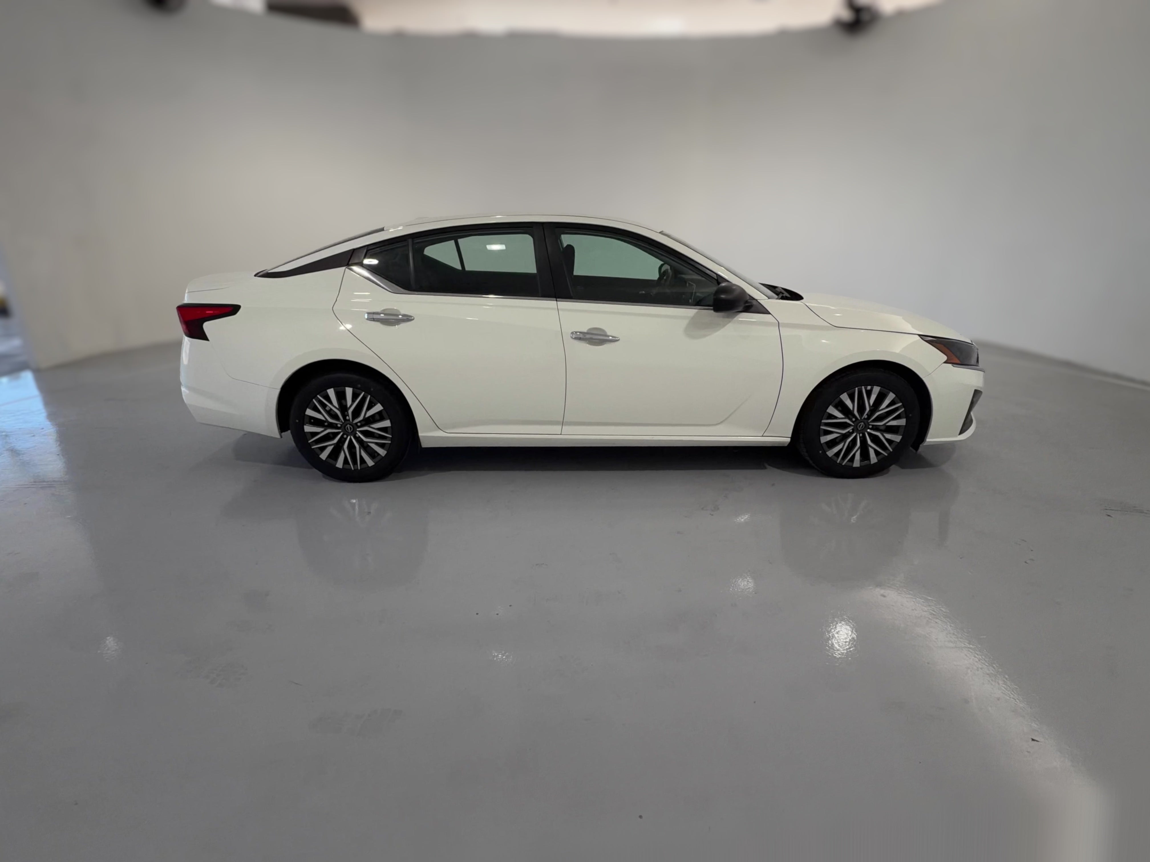 2025 Nissan Altima SV - Photo 33