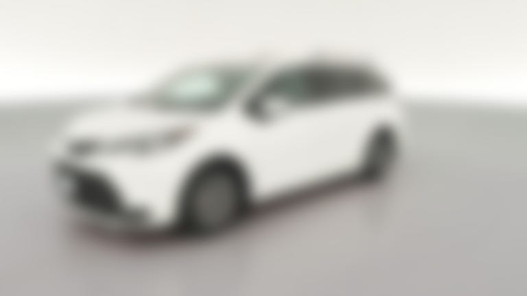 2025 Toyota Sienna vehicle photo