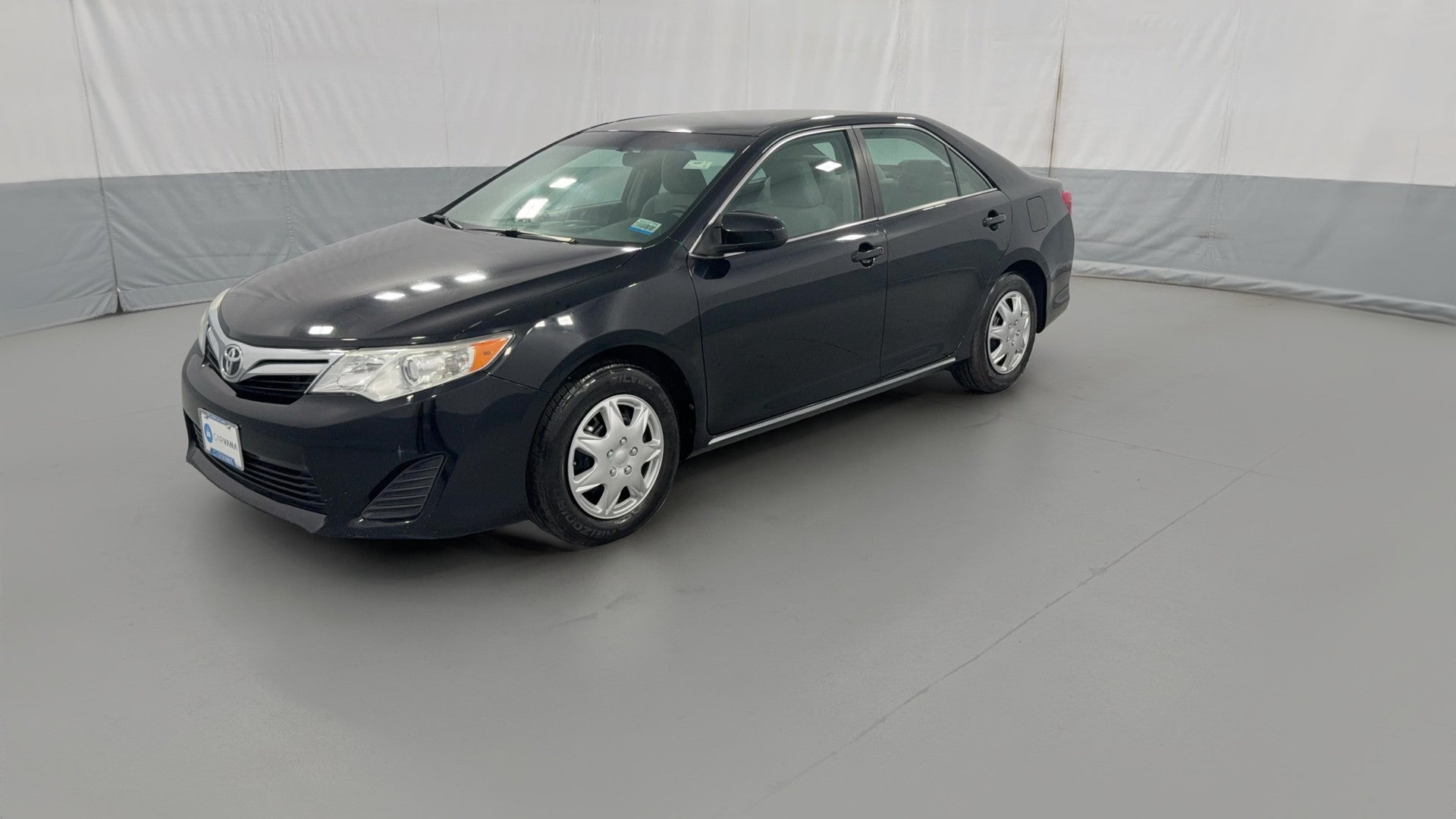 2014 Toyota Camry vehicle photo