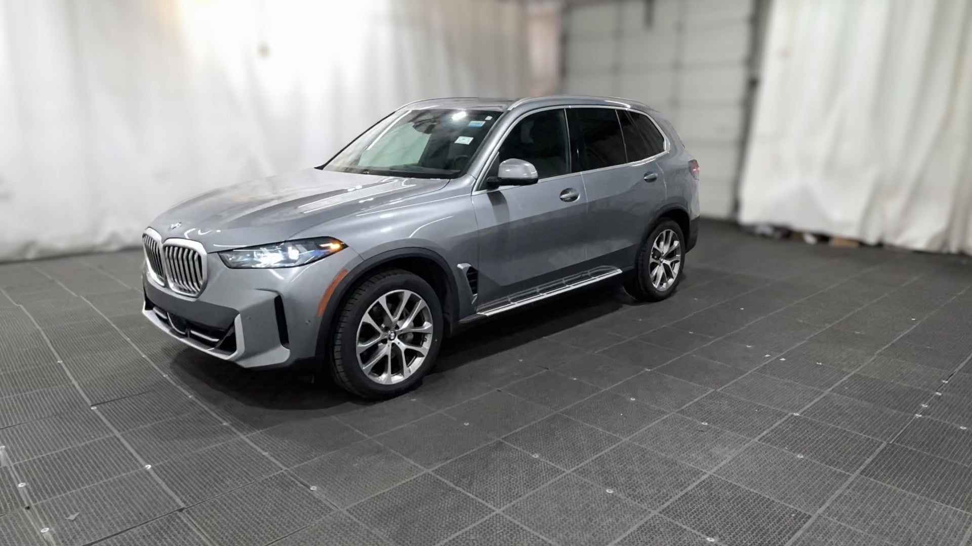 2025 BMW X5 vehicle photo