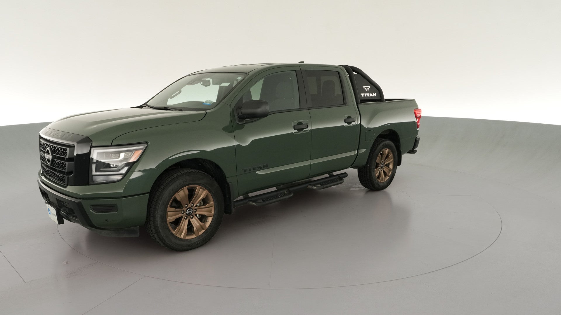 2024 Nissan Titan Crew Cab vehicle photo