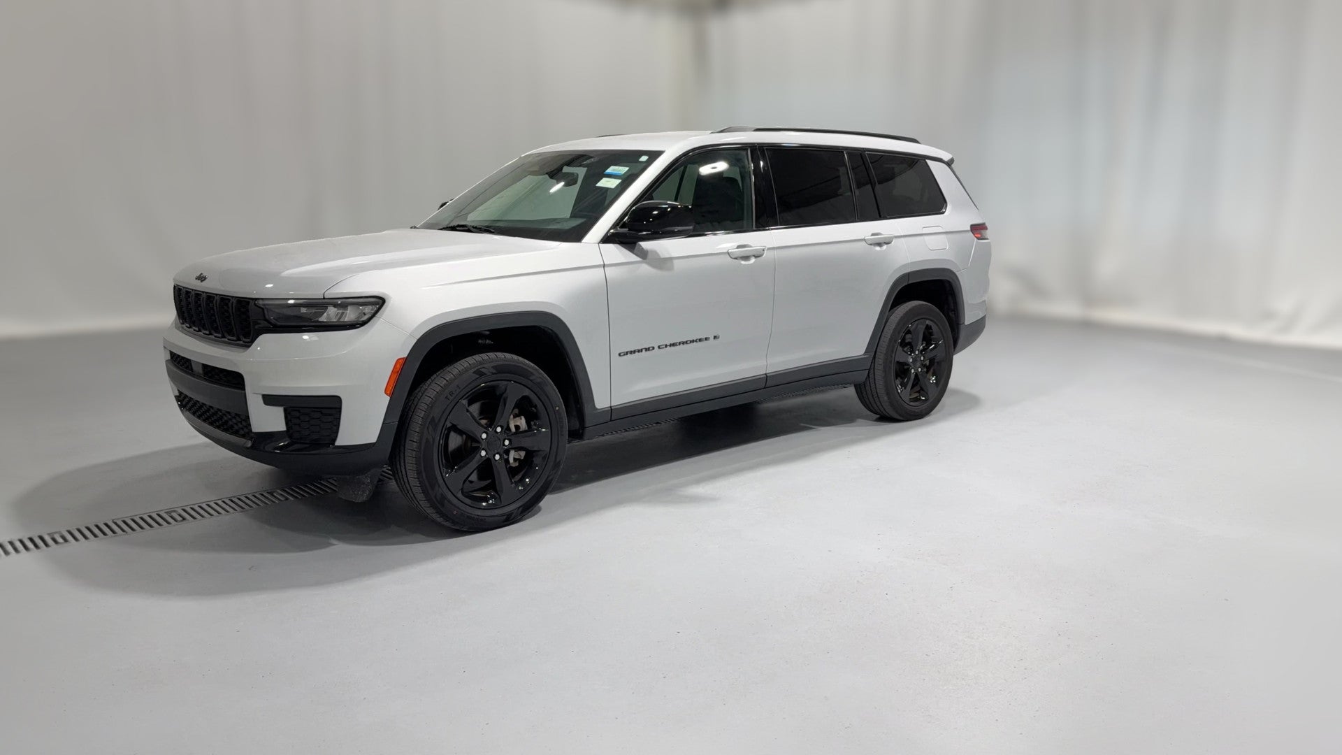 2023 Jeep Grand Cherokee L vehicle photo