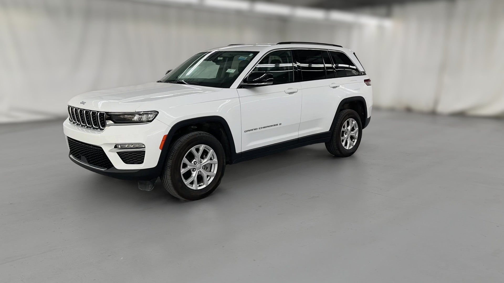 2023 Jeep Grand Cherokee vehicle photo