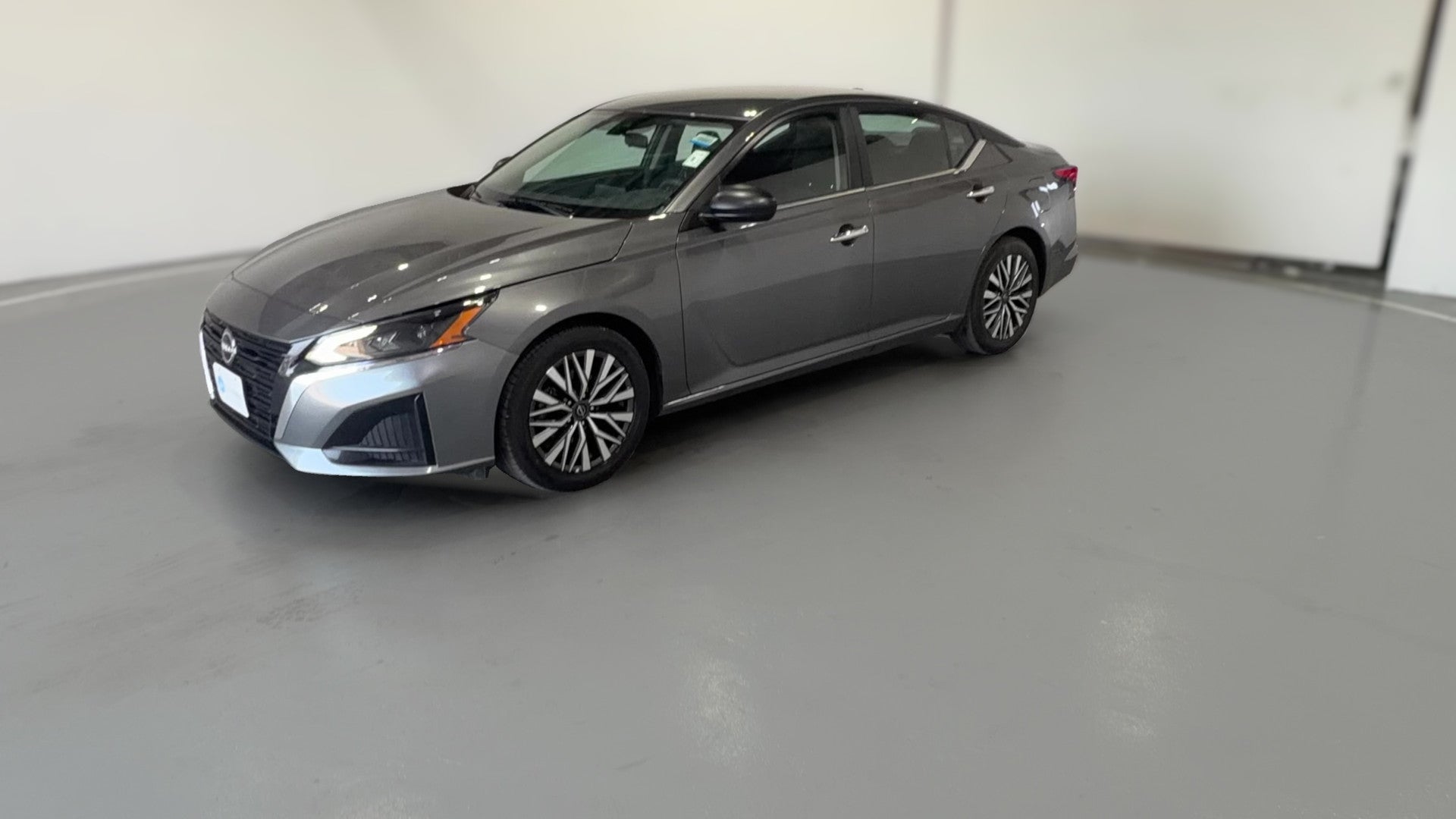 2025 Nissan Altima vehicle photo